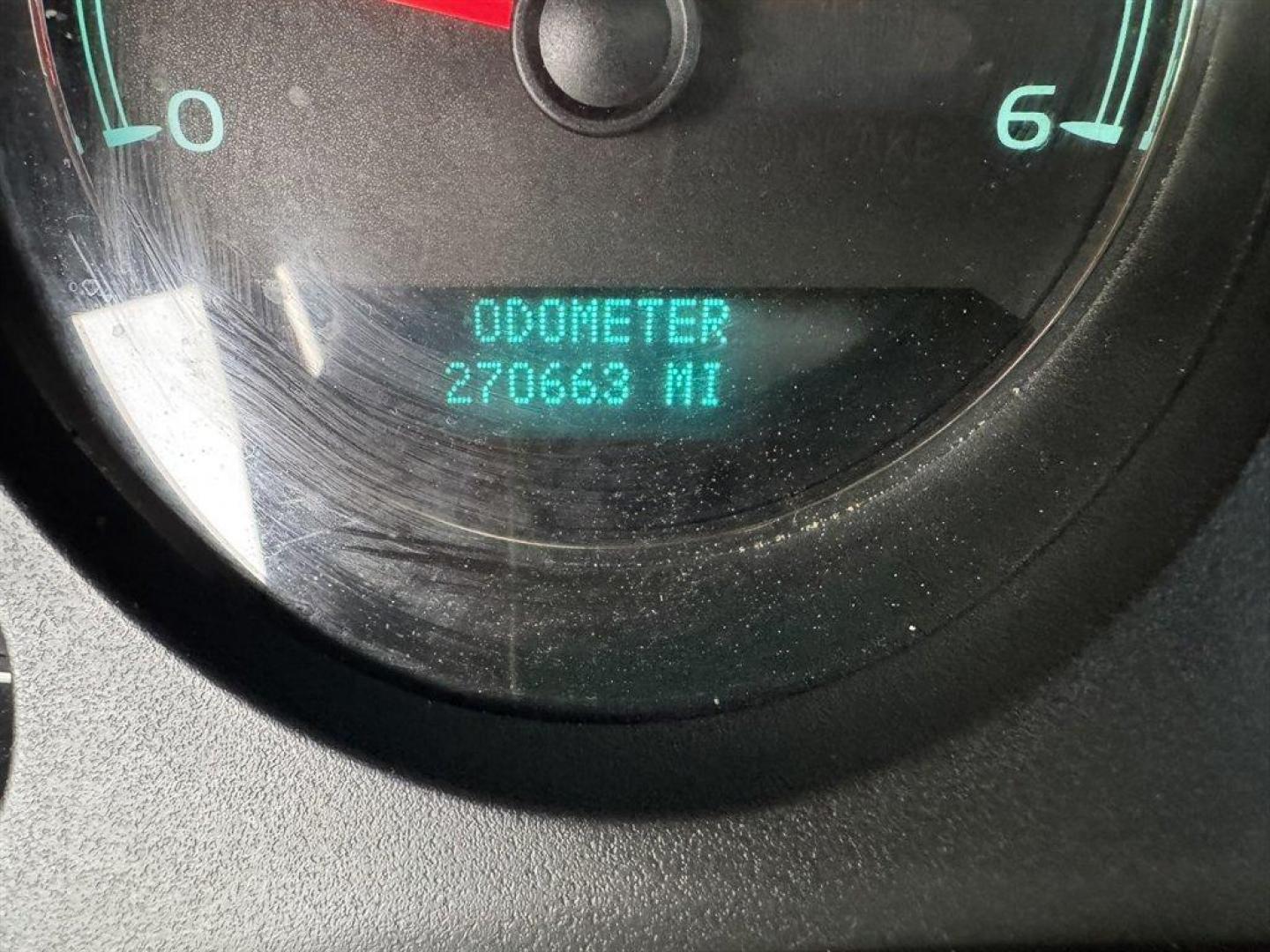 2008 Black /Black GMC Yukon (1GKEC63828J) with an 6.2l V8 SFI OHV HO 6.2l engine, Automatic transmission, located at 745 East Steele Rd., West Columbia, SC, 29170, (803) 755-9148, 33.927212, -81.148483 - Photo#10