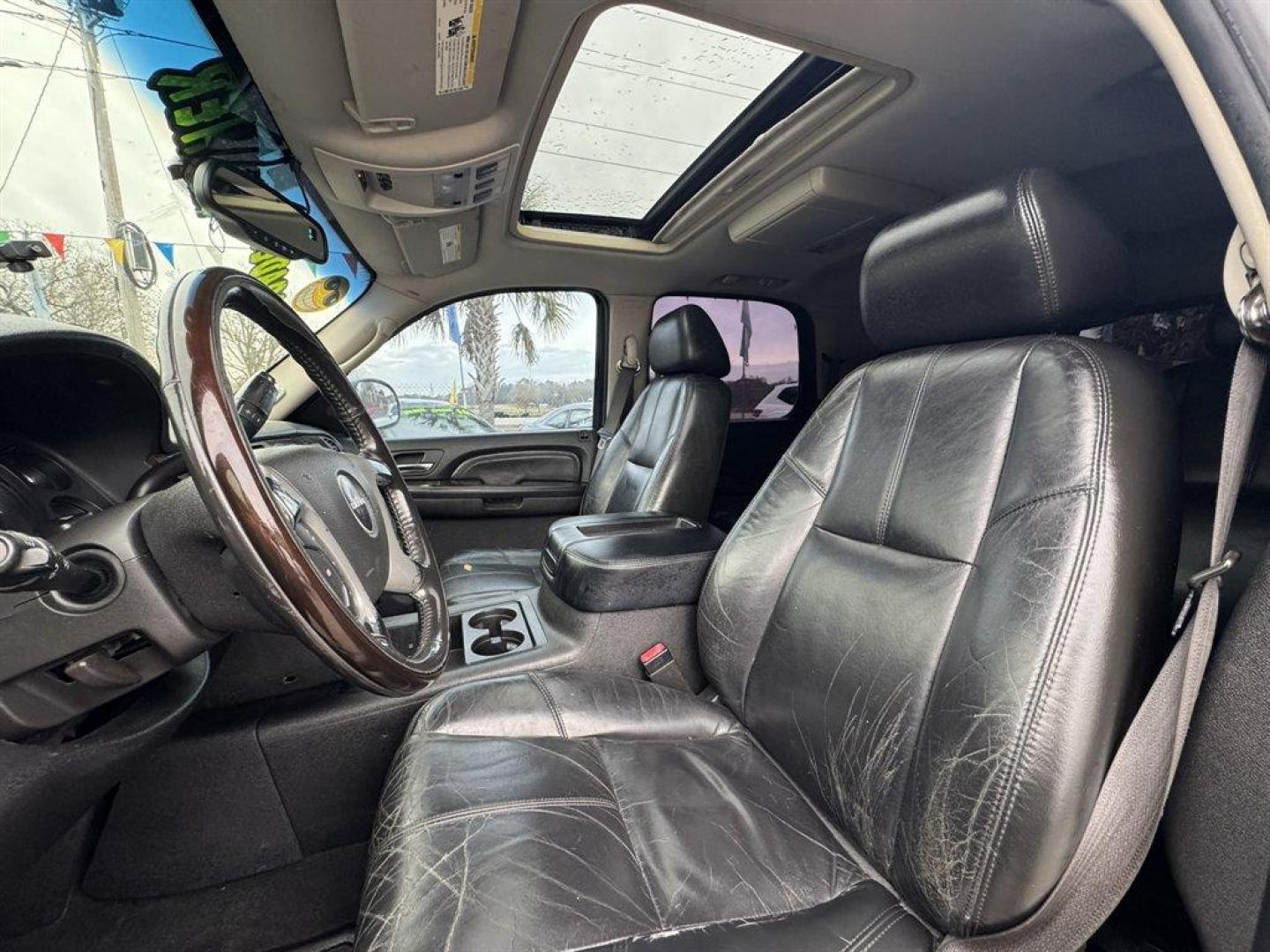 2008 Black /Black GMC Yukon (1GKEC63828J) with an 6.2l V8 SFI OHV HO 6.2l engine, Automatic transmission, located at 745 East Steele Rd., West Columbia, SC, 29170, (803) 755-9148, 33.927212, -81.148483 - Photo#18