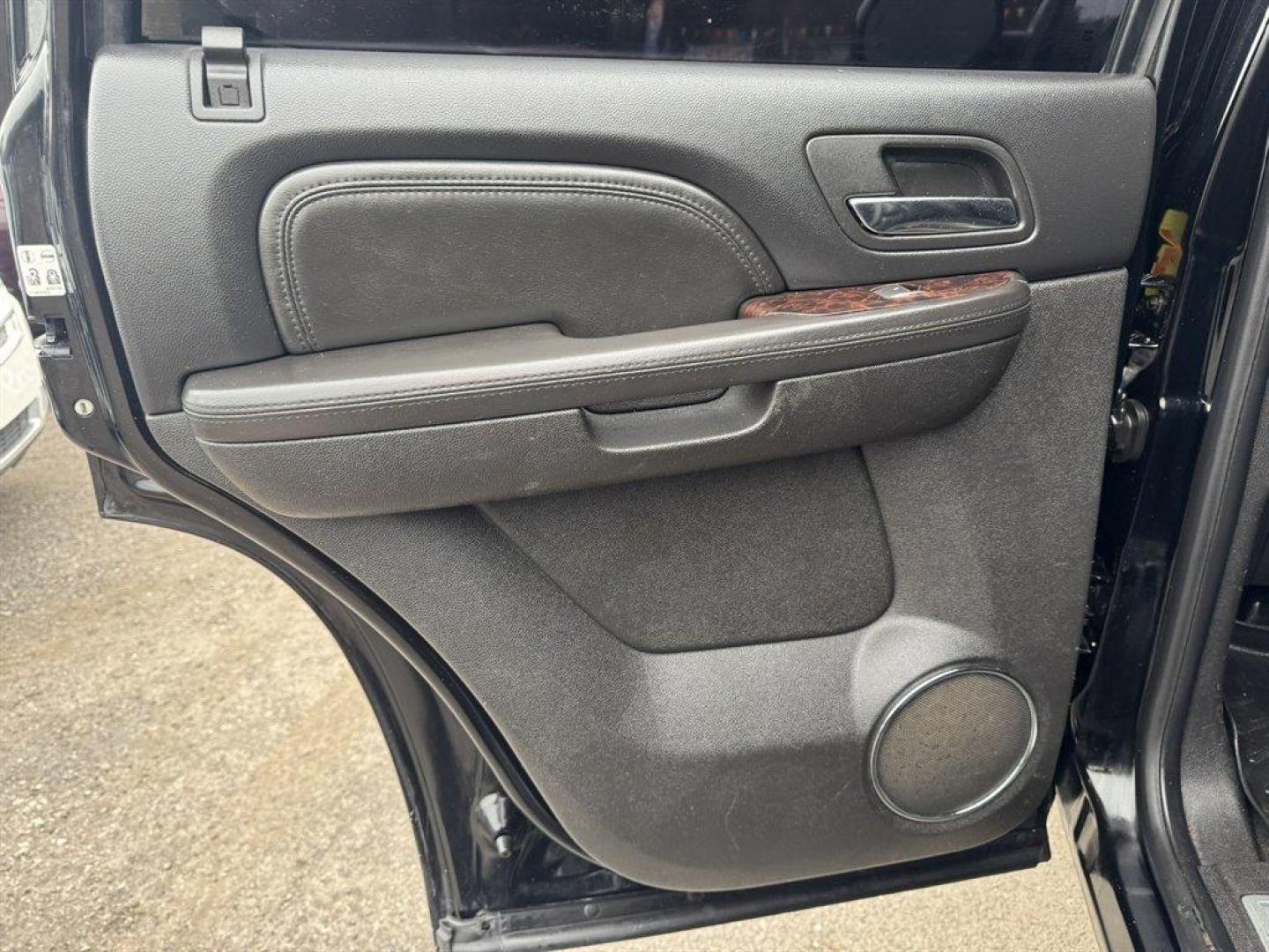 2008 Black /Black GMC Yukon (1GKEC63828J) with an 6.2l V8 SFI OHV HO 6.2l engine, Automatic transmission, located at 745 East Steele Rd., West Columbia, SC, 29170, (803) 755-9148, 33.927212, -81.148483 - Photo#19