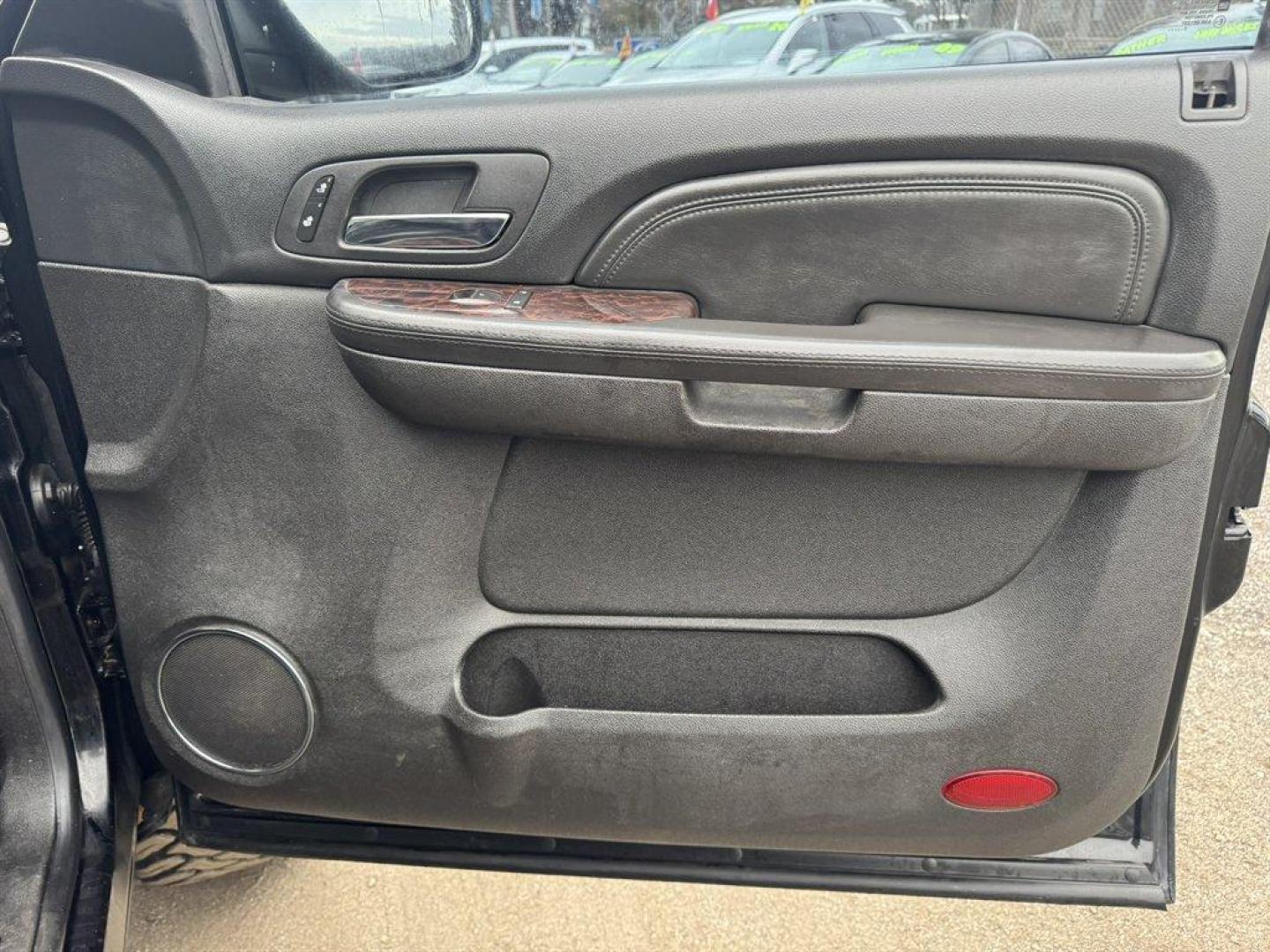 2008 Black /Black GMC Yukon (1GKEC63828J) with an 6.2l V8 SFI OHV HO 6.2l engine, Automatic transmission, located at 745 East Steele Rd., West Columbia, SC, 29170, (803) 755-9148, 33.927212, -81.148483 - Photo#26