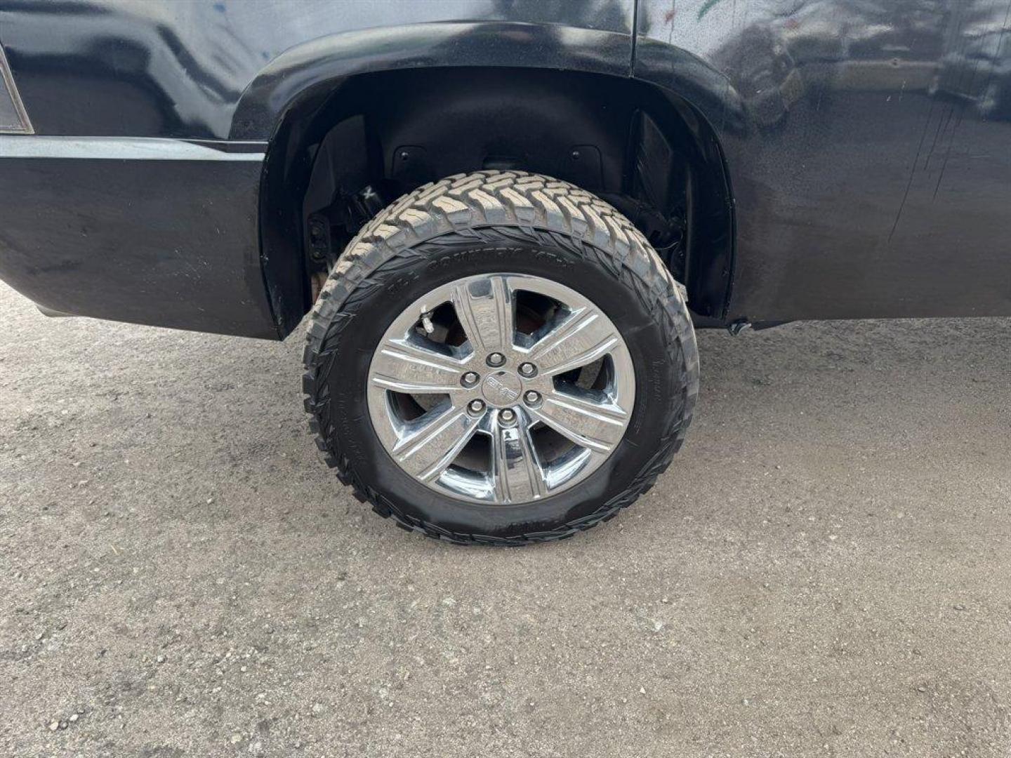 2008 Black /Black GMC Yukon (1GKEC63828J) with an 6.2l V8 SFI OHV HO 6.2l engine, Automatic transmission, located at 745 East Steele Rd., West Columbia, SC, 29170, (803) 755-9148, 33.927212, -81.148483 - Photo#31