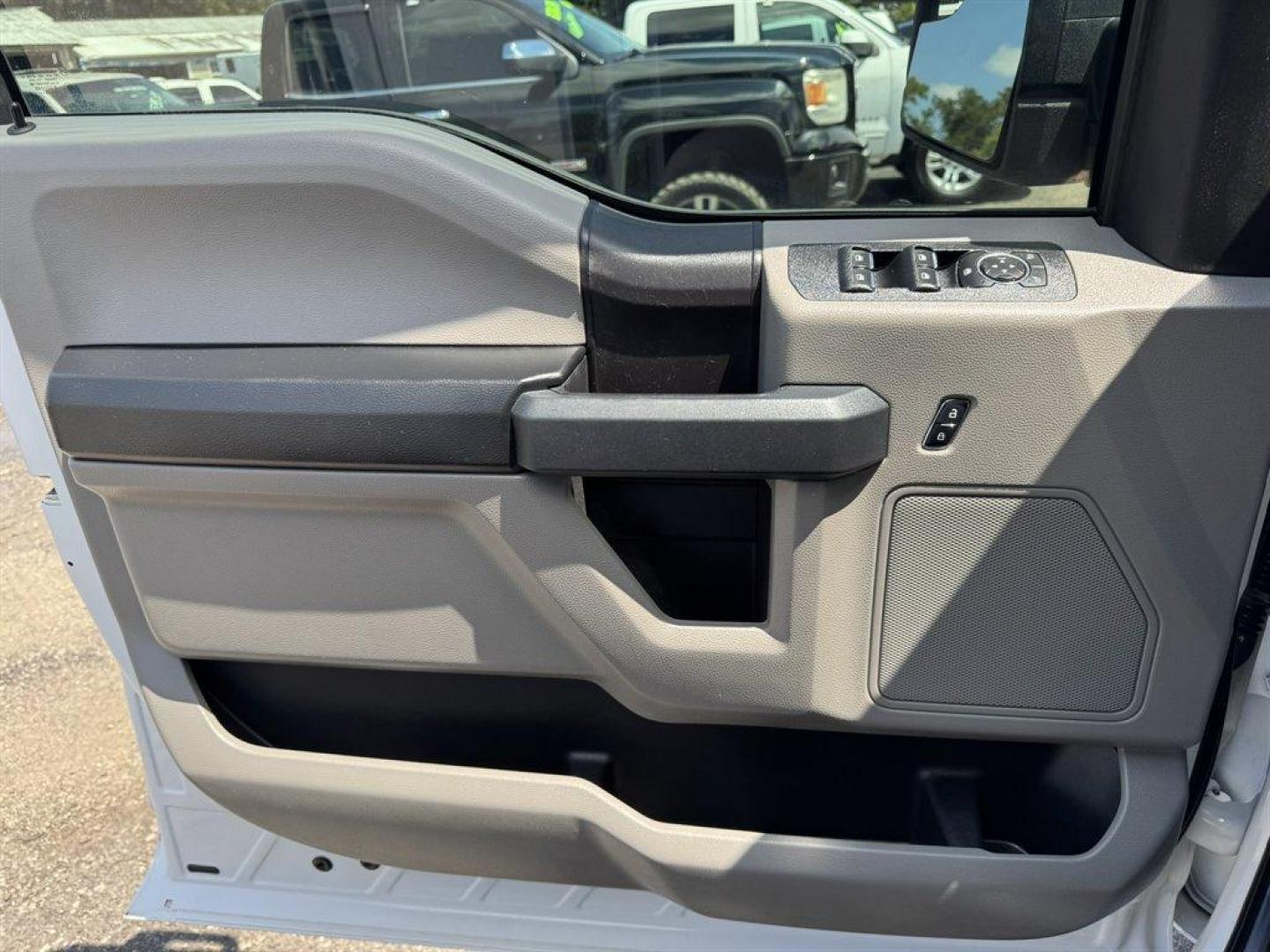 2019 White /Black Ford F150 (1FTEW1EP9KF) with an 2.7l V6 DI T/C Ecoboost 2 engine, Automatic transmission, located at 745 East Steele Rd., West Columbia, SC, 29170, (803) 755-9148, 33.927212, -81.148483 - Special Internet Price! 2019 Ford F150 STX Package - Photo#19