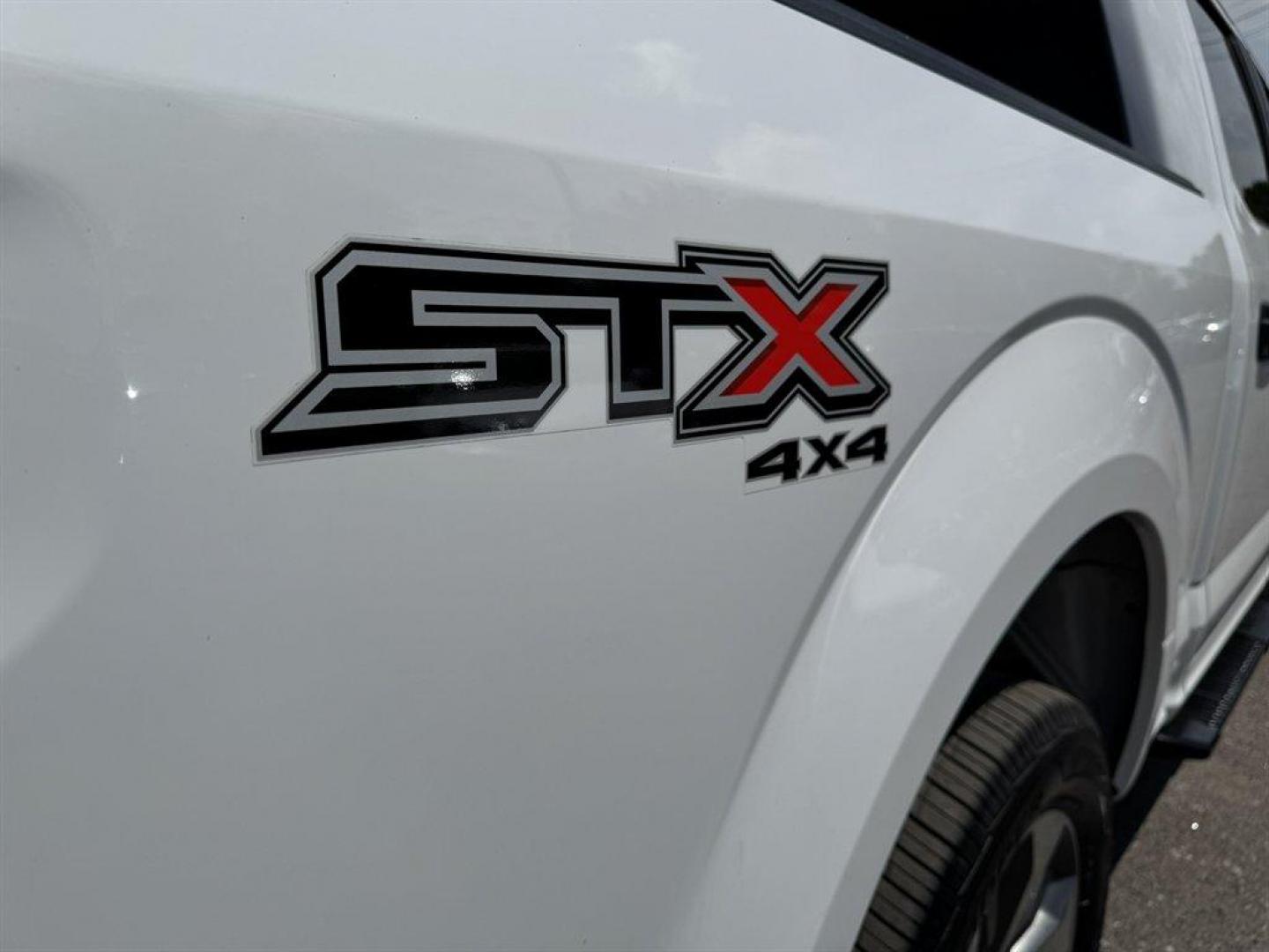 2019 White /Black Ford F150 (1FTEW1EP9KF) with an 2.7l V6 DI T/C Ecoboost 2 engine, Automatic transmission, located at 745 East Steele Rd., West Columbia, SC, 29170, (803) 755-9148, 33.927212, -81.148483 - Special Internet Price! 2019 Ford F150 STX Package - Photo#31