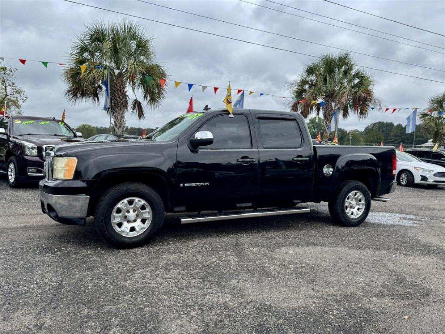 2007 Black /Grey GMC Sierra 1500 (2GTEC13J771) with an 5.3l V8 SFI 5.3l engine, Automatic transmission, located at 745 East Steele Rd., West Columbia, SC, 29170, (803) 755-9148, 33.927212, -81.148483 - Special Internet Price! 2007 GMC Sierra 1500 - Photo#0