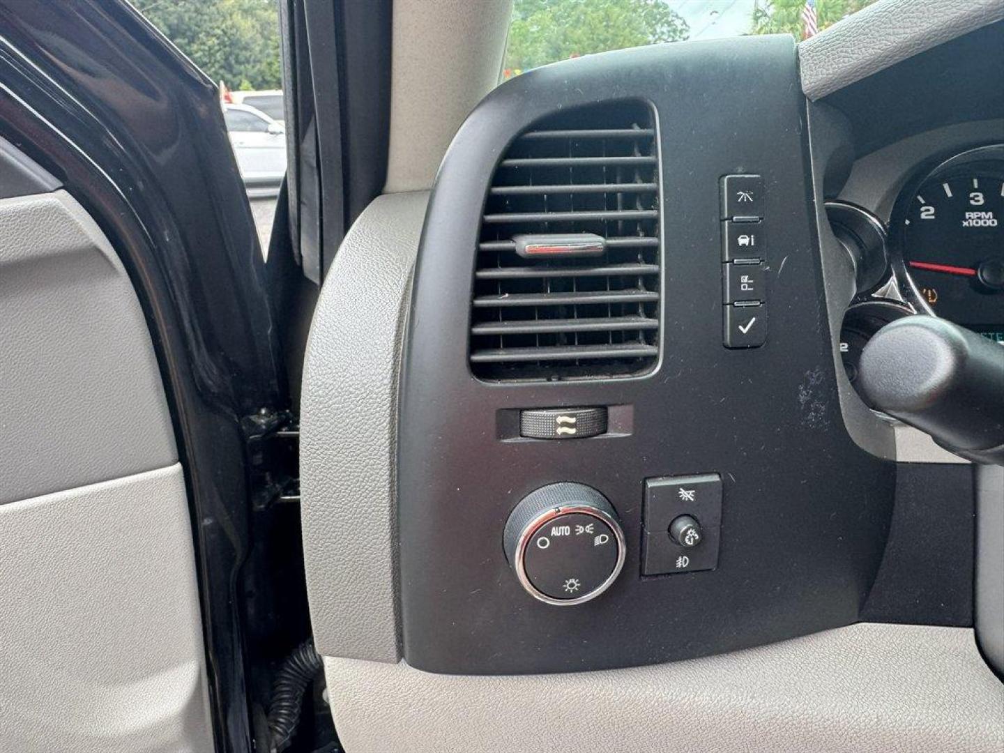 2007 Black /Grey GMC Sierra 1500 (2GTEC13J771) with an 5.3l V8 SFI 5.3l engine, Automatic transmission, located at 745 East Steele Rd., West Columbia, SC, 29170, (803) 755-9148, 33.927212, -81.148483 - Special Internet Price! 2007 GMC Sierra 1500 - Photo#14