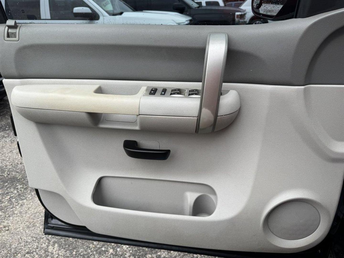 2007 Black /Grey GMC Sierra 1500 (2GTEC13J771) with an 5.3l V8 SFI 5.3l engine, Automatic transmission, located at 745 East Steele Rd., West Columbia, SC, 29170, (803) 755-9148, 33.927212, -81.148483 - Special Internet Price! 2007 GMC Sierra 1500 - Photo#15