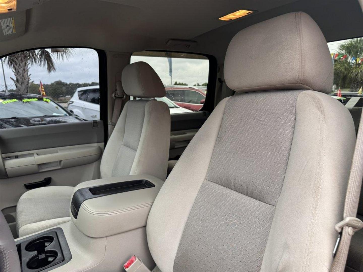 2007 Black /Grey GMC Sierra 1500 (2GTEC13J771) with an 5.3l V8 SFI 5.3l engine, Automatic transmission, located at 745 East Steele Rd., West Columbia, SC, 29170, (803) 755-9148, 33.927212, -81.148483 - Special Internet Price! 2007 GMC Sierra 1500 - Photo#17