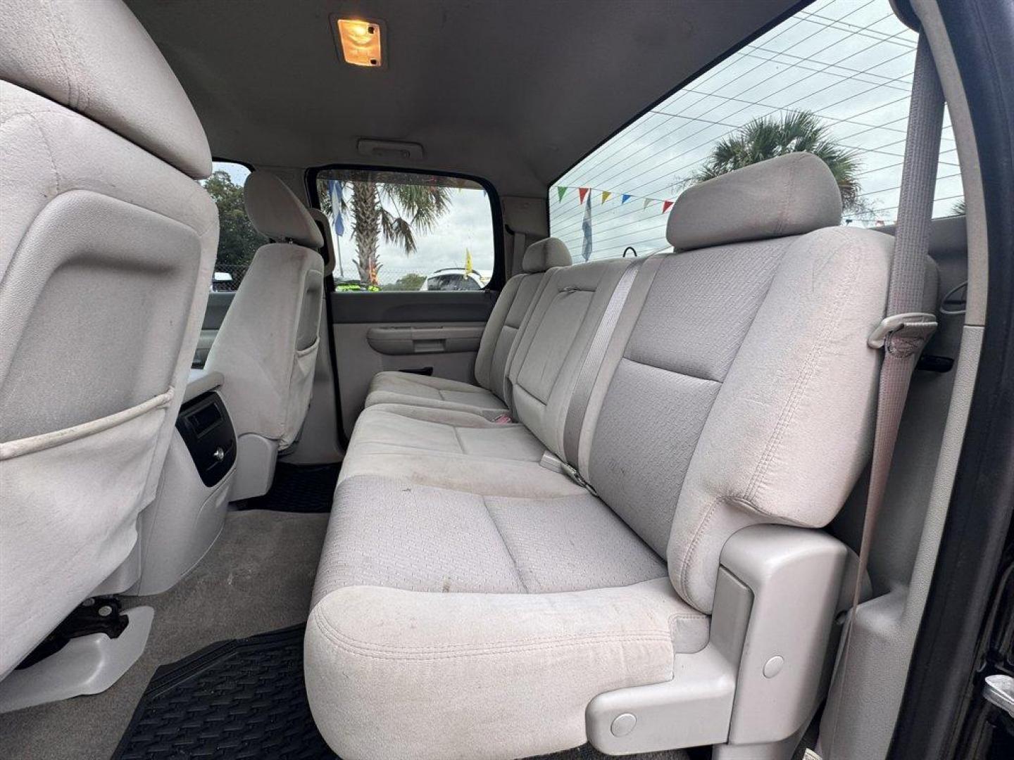 2007 Black /Grey GMC Sierra 1500 (2GTEC13J771) with an 5.3l V8 SFI 5.3l engine, Automatic transmission, located at 745 East Steele Rd., West Columbia, SC, 29170, (803) 755-9148, 33.927212, -81.148483 - Special Internet Price! 2007 GMC Sierra 1500 - Photo#19