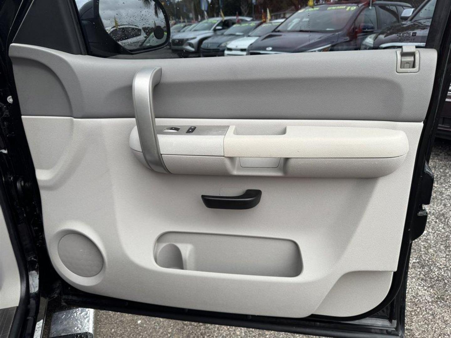 2007 Black /Grey GMC Sierra 1500 (2GTEC13J771) with an 5.3l V8 SFI 5.3l engine, Automatic transmission, located at 745 East Steele Rd., West Columbia, SC, 29170, (803) 755-9148, 33.927212, -81.148483 - Special Internet Price! 2007 GMC Sierra 1500 - Photo#22