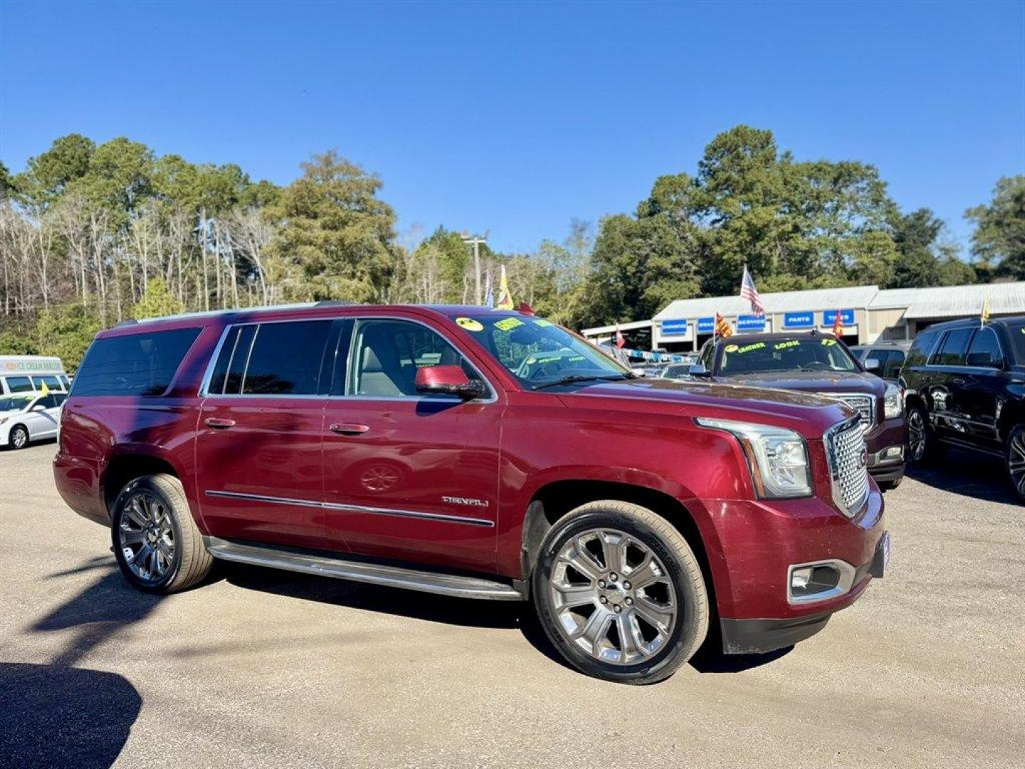 2016 Red /Black GMC Yukon XL (1GKS2HKJ7GR) with an 6.2l V8 DI VVT Flex 6.2l engine, Automatic transmission, located at 745 East Steele Rd., West Columbia, SC, 29170, (803) 755-9148, 33.927212, -81.148483 - Special Internet Price! 2016 GMC Yukon XL - Photo#2