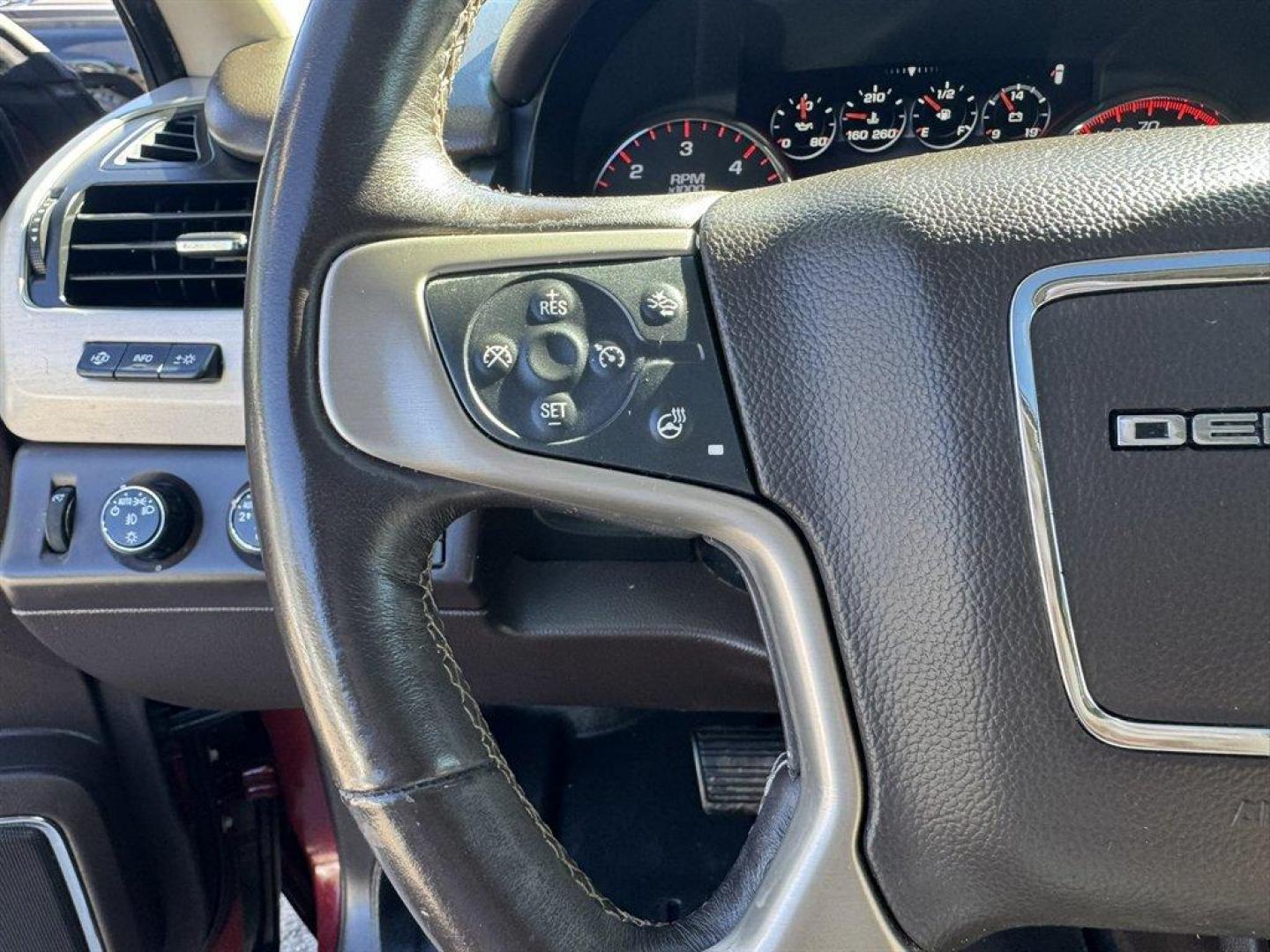 2016 Red /Black GMC Yukon XL (1GKS2HKJ7GR) with an 6.2l V8 DI VVT Flex 6.2l engine, Automatic transmission, located at 745 East Steele Rd., West Columbia, SC, 29170, (803) 755-9148, 33.927212, -81.148483 - Special Internet Price! 2016 GMC Yukon XL - Photo#8