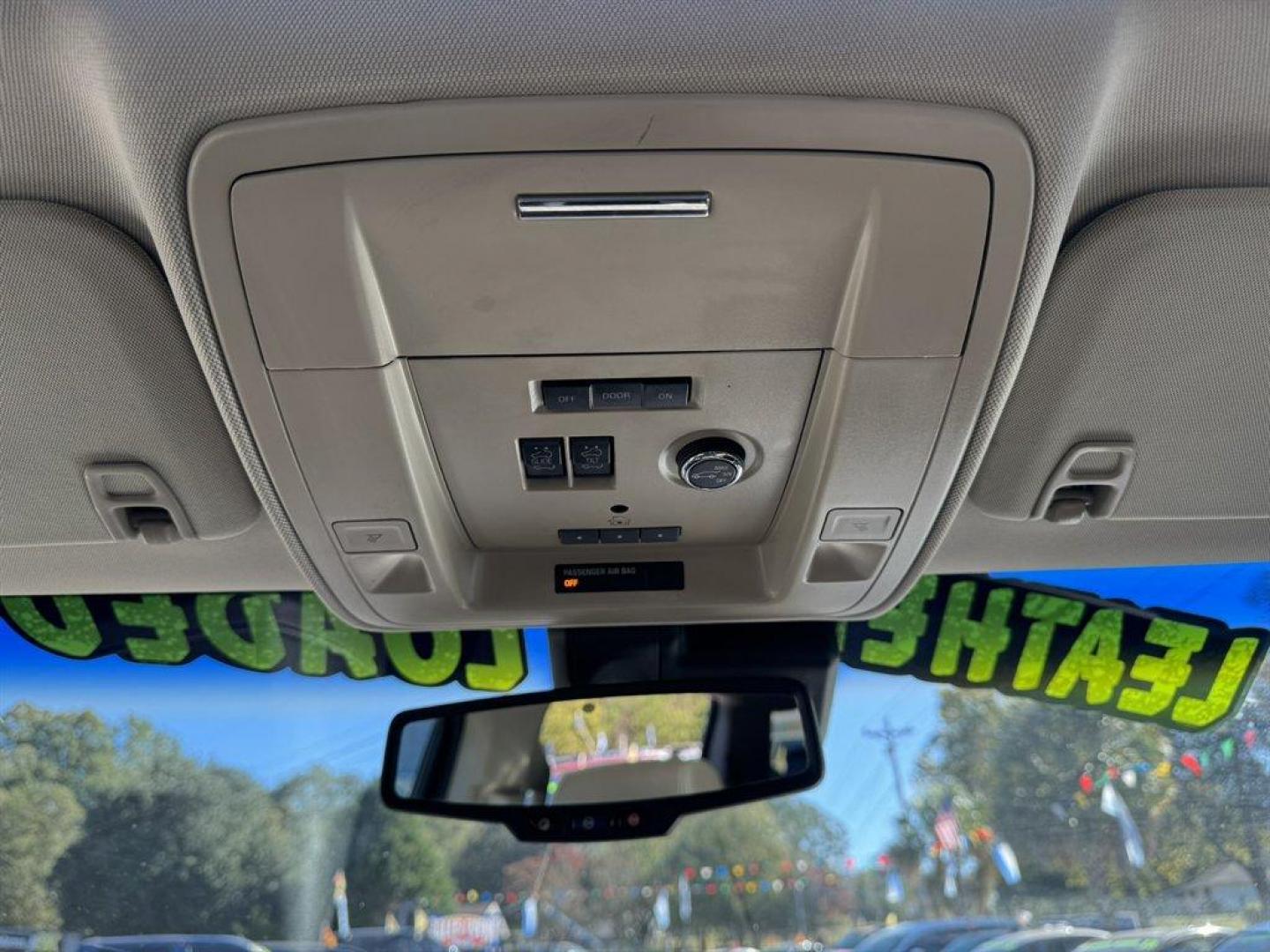 2016 Red /Black GMC Yukon XL (1GKS2HKJ7GR) with an 6.2l V8 DI VVT Flex 6.2l engine, Automatic transmission, located at 745 East Steele Rd., West Columbia, SC, 29170, (803) 755-9148, 33.927212, -81.148483 - Special Internet Price! 2016 GMC Yukon XL - Photo#16