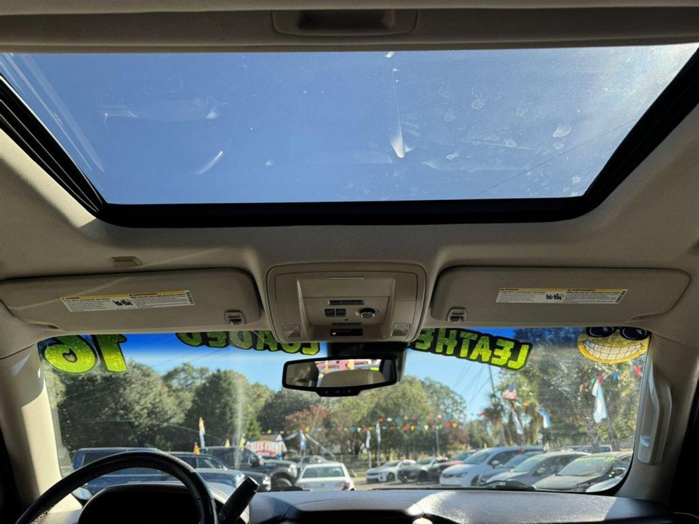 2016 Red /Black GMC Yukon XL (1GKS2HKJ7GR) with an 6.2l V8 DI VVT Flex 6.2l engine, Automatic transmission, located at 745 East Steele Rd., West Columbia, SC, 29170, (803) 755-9148, 33.927212, -81.148483 - Special Internet Price! 2016 GMC Yukon XL - Photo#17