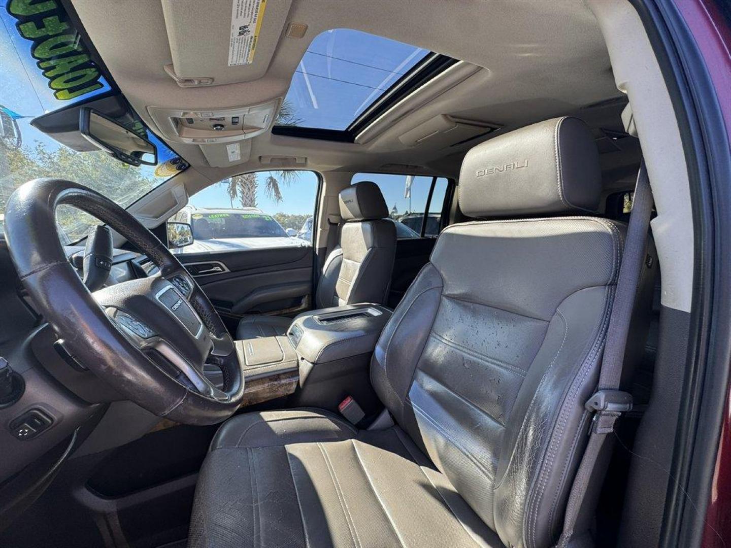 2016 Red /Black GMC Yukon XL (1GKS2HKJ7GR) with an 6.2l V8 DI VVT Flex 6.2l engine, Automatic transmission, located at 745 East Steele Rd., West Columbia, SC, 29170, (803) 755-9148, 33.927212, -81.148483 - Special Internet Price! 2016 GMC Yukon XL - Photo#21