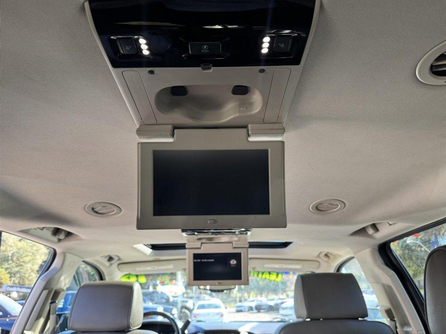 2016 Red /Black GMC Yukon XL (1GKS2HKJ7GR) with an 6.2l V8 DI VVT Flex 6.2l engine, Automatic transmission, located at 745 East Steele Rd., West Columbia, SC, 29170, (803) 755-9148, 33.927212, -81.148483 - Special Internet Price! 2016 GMC Yukon XL - Photo#24