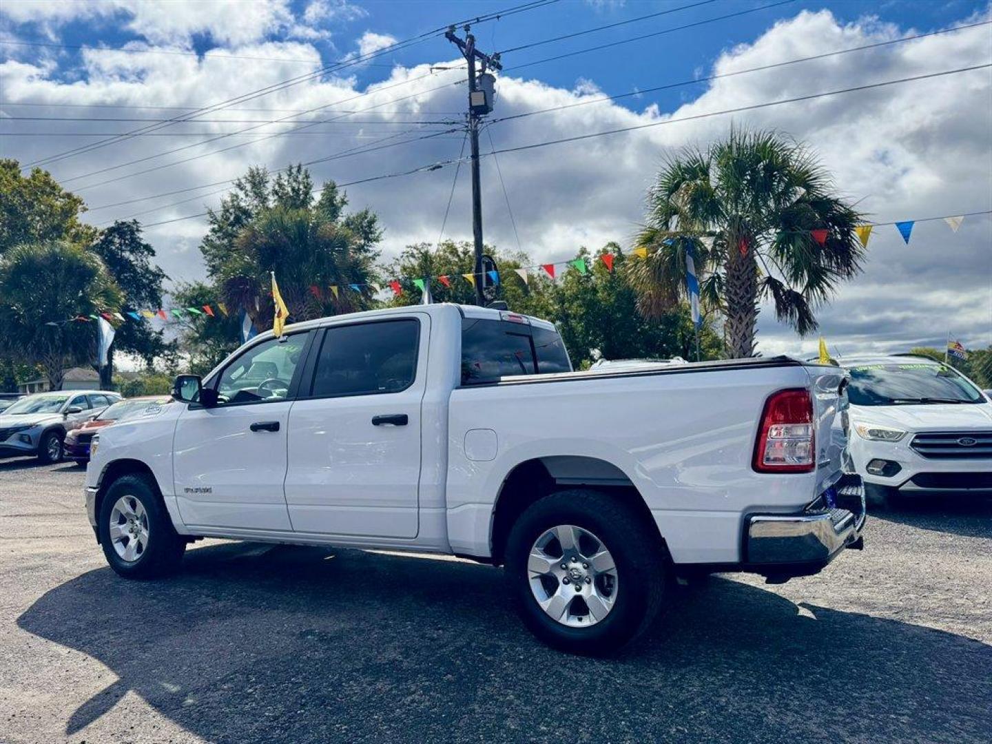 2023 White /Black Ram 1500 (1C6RREFG2PN) with an 3.6l V6 Smpi Dohc VVT 3.6 engine, Automatic transmission, located at 745 East Steele Rd., West Columbia, SC, 29170, (803) 755-9148, 33.927212, -81.148483 - Special Internet Price! 2023 RAM 1500 - Photo#5