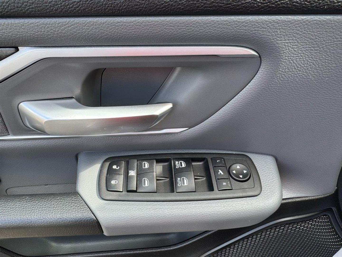 2023 White /Black Ram 1500 (1C6RREFG2PN) with an 3.6l V6 Smpi Dohc VVT 3.6 engine, Automatic transmission, located at 745 East Steele Rd., West Columbia, SC, 29170, (803) 755-9148, 33.927212, -81.148483 - Special Internet Price! 2023 RAM 1500 - Photo#20