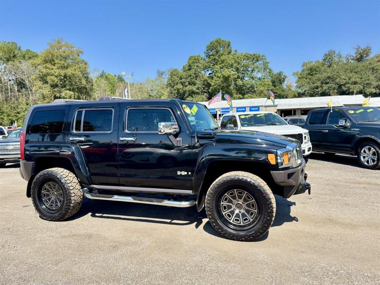 2006 Black /Black Hummer H3 (5GTDN136668) with an 3.5l I-5 MPI Dohc 3.5l engine, Automatic transmission, located at 745 East Steele Rd., West Columbia, SC, 29170, (803) 755-9148, 33.927212, -81.148483 - Special Internet Price! 2006 Hummer H3 - Photo#2