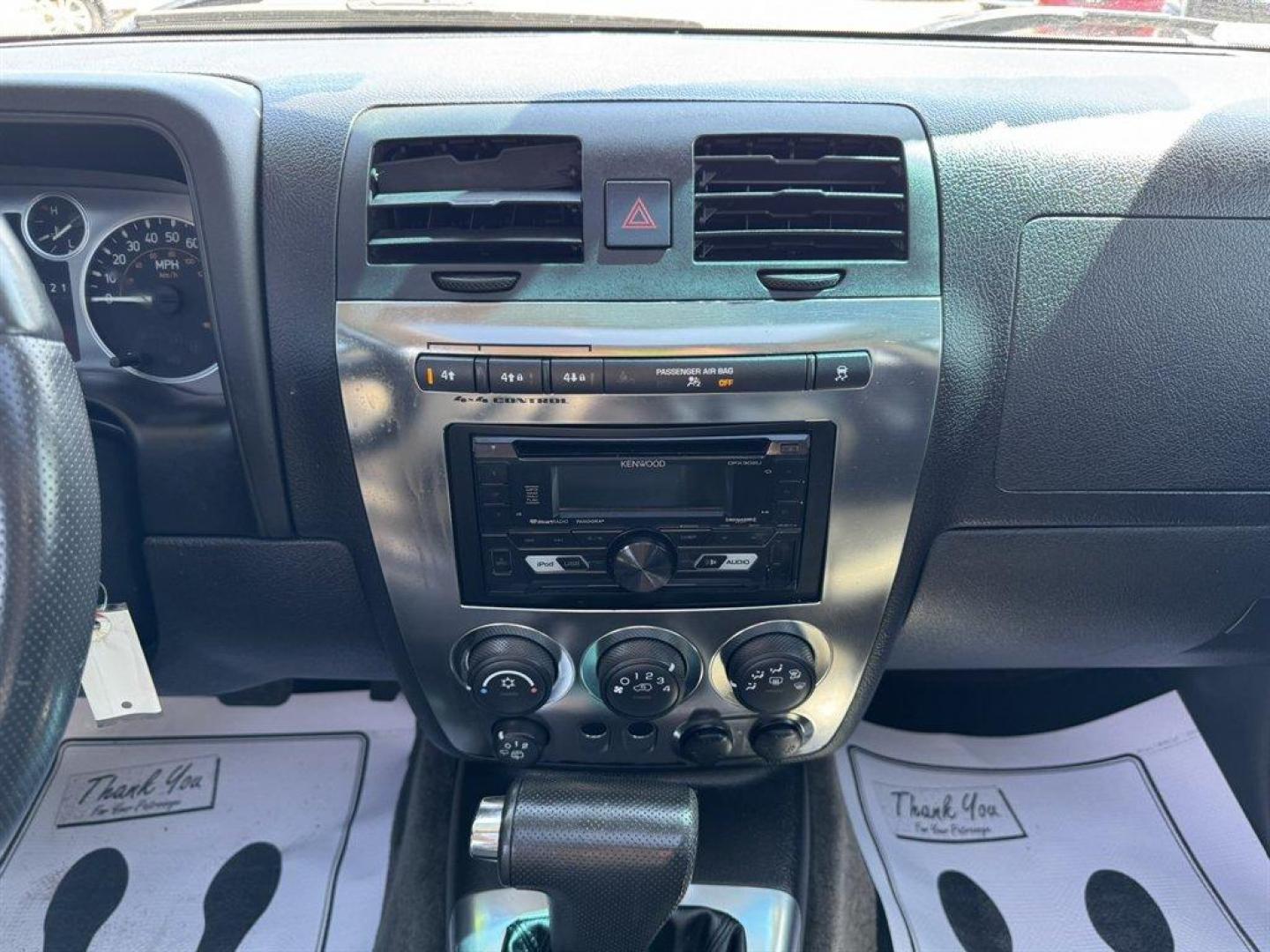 2006 Black /Black Hummer H3 (5GTDN136668) with an 3.5l I-5 MPI Dohc 3.5l engine, Automatic transmission, located at 745 East Steele Rd., West Columbia, SC, 29170, (803) 755-9148, 33.927212, -81.148483 - Special Internet Price! 2006 Hummer H3 - Photo#10