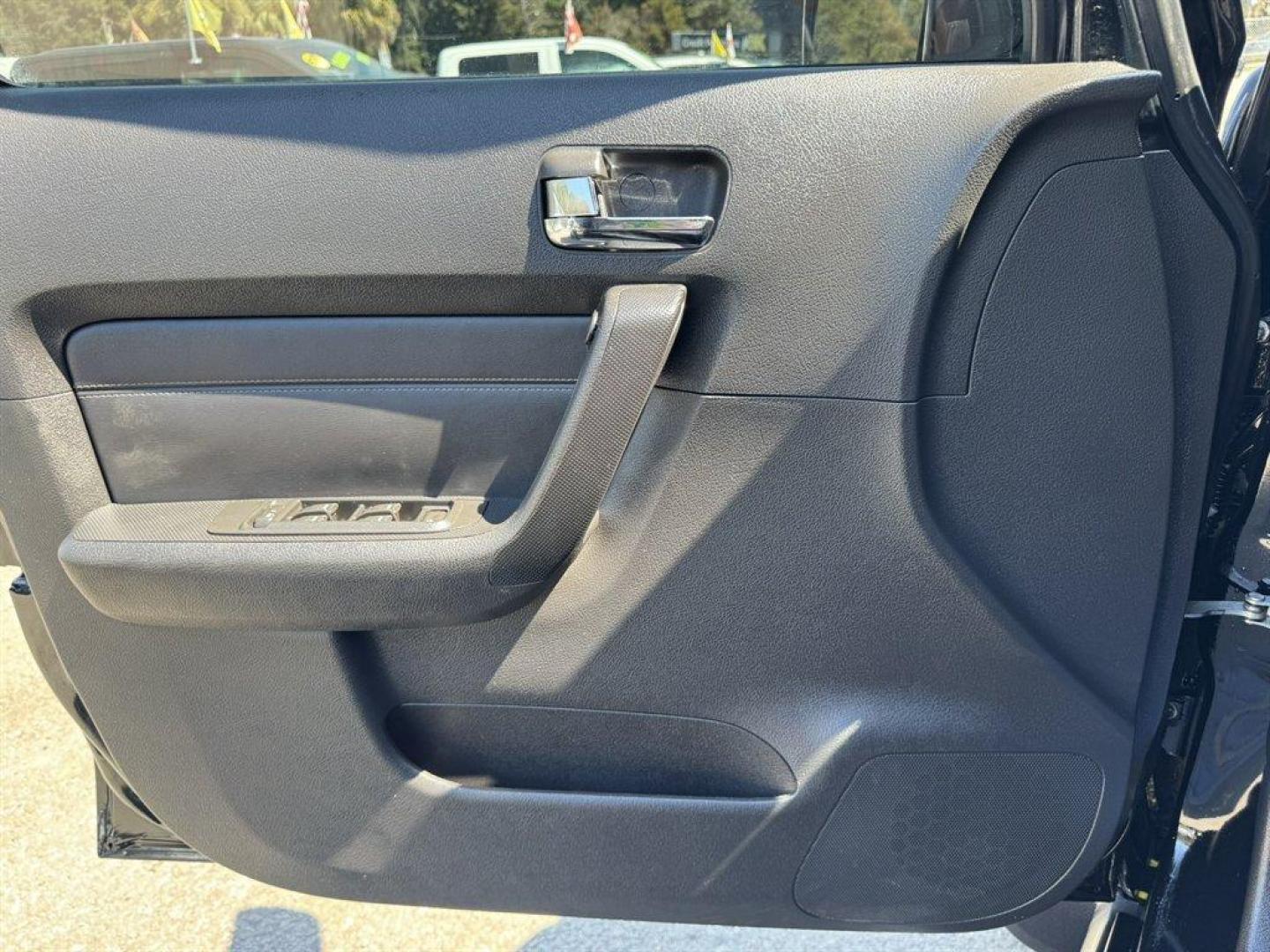 2006 Black /Black Hummer H3 (5GTDN136668) with an 3.5l I-5 MPI Dohc 3.5l engine, Automatic transmission, located at 745 East Steele Rd., West Columbia, SC, 29170, (803) 755-9148, 33.927212, -81.148483 - Special Internet Price! 2006 Hummer H3 - Photo#16