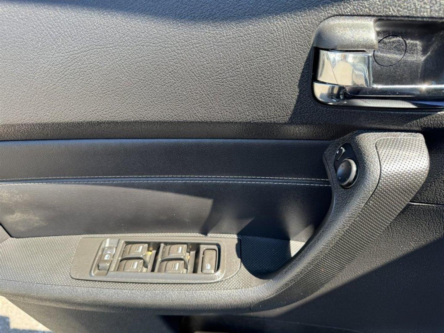 2006 Black /Black Hummer H3 (5GTDN136668) with an 3.5l I-5 MPI Dohc 3.5l engine, Automatic transmission, located at 745 East Steele Rd., West Columbia, SC, 29170, (803) 755-9148, 33.927212, -81.148483 - Special Internet Price! 2006 Hummer H3 - Photo#17