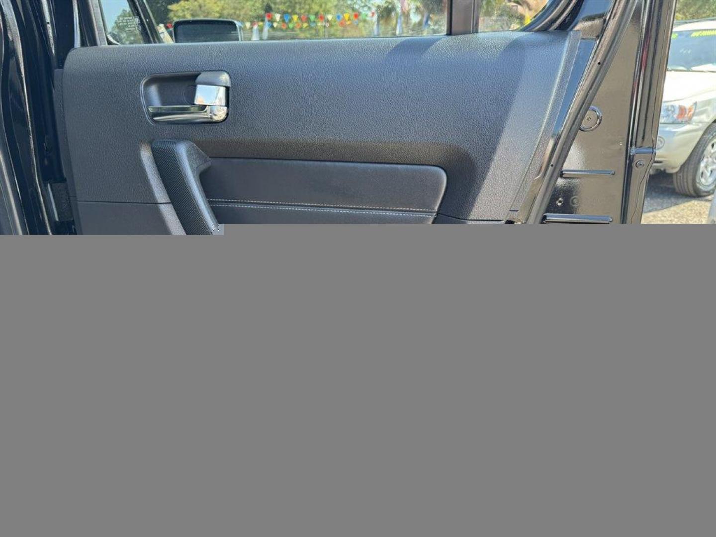 2006 Black /Black Hummer H3 (5GTDN136668) with an 3.5l I-5 MPI Dohc 3.5l engine, Automatic transmission, located at 745 East Steele Rd., West Columbia, SC, 29170, (803) 755-9148, 33.927212, -81.148483 - Special Internet Price! 2006 Hummer H3 - Photo#22