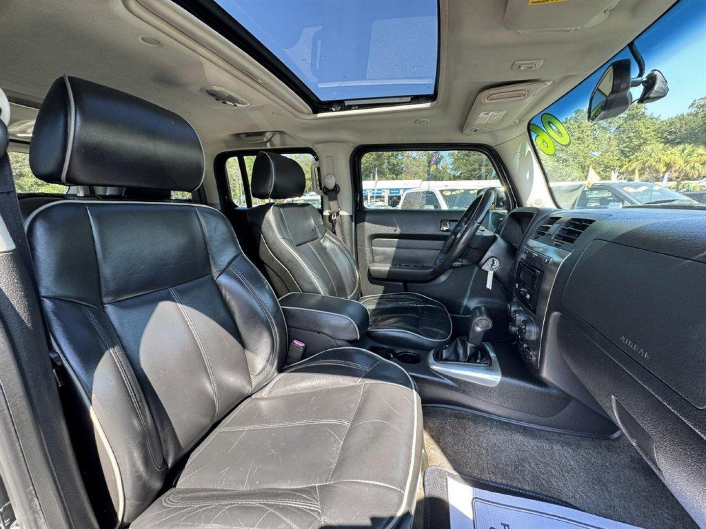 2006 Black /Black Hummer H3 (5GTDN136668) with an 3.5l I-5 MPI Dohc 3.5l engine, Automatic transmission, located at 745 East Steele Rd., West Columbia, SC, 29170, (803) 755-9148, 33.927212, -81.148483 - Special Internet Price! 2006 Hummer H3 - Photo#25