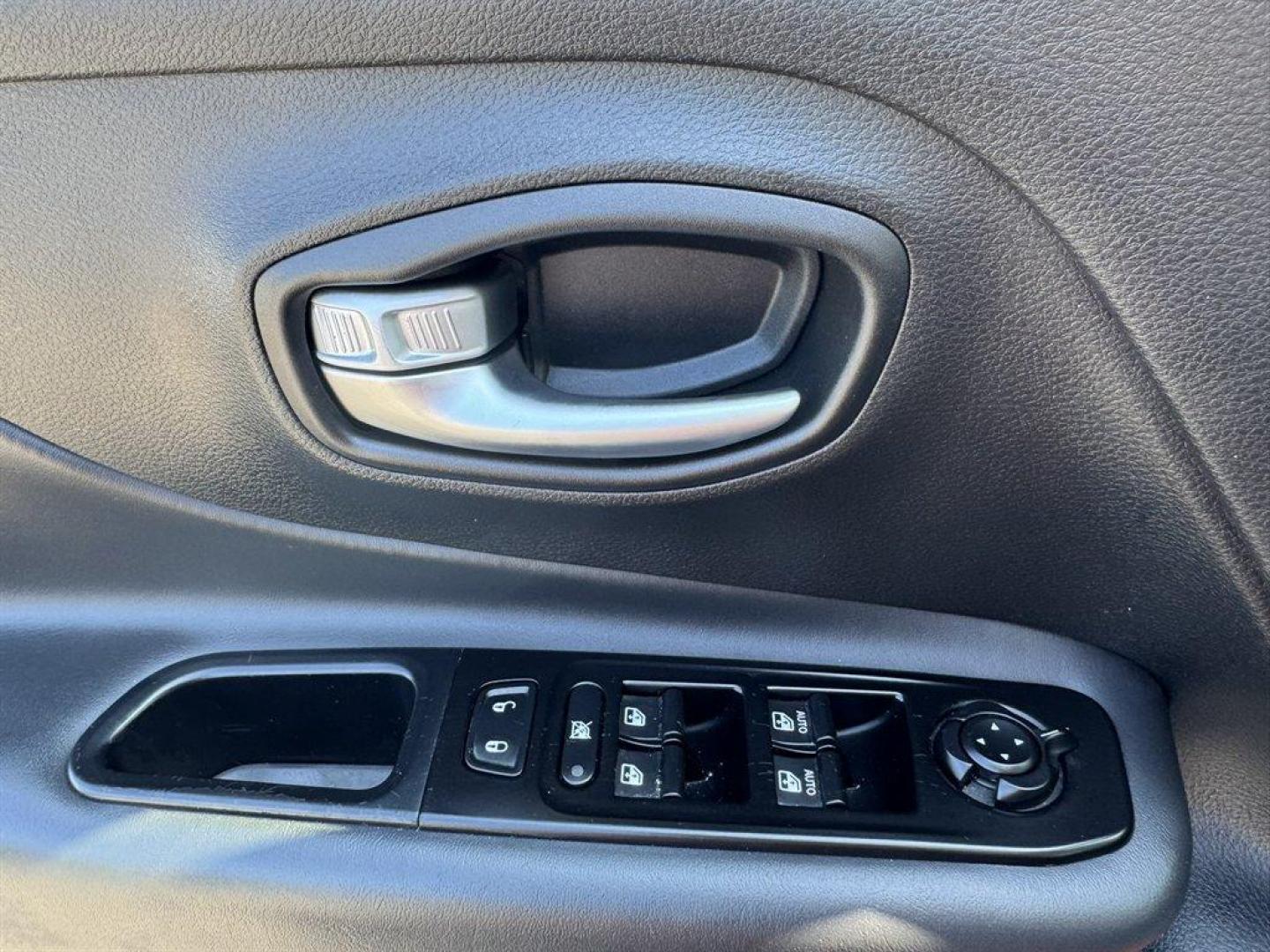 2021 Orange /Black Jeep Renegade (ZACNJDC10MP) with an 1.3l I-4 DI Sohc T/C 1.3l engine, Automatic transmission, located at 745 East Steele Rd., West Columbia, SC, 29170, (803) 755-9148, 33.927212, -81.148483 - Special Internet Price! 2021 Jeep Renegade - Photo#25