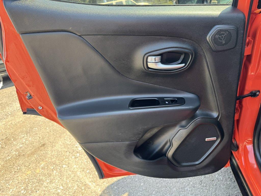 2021 Orange /Black Jeep Renegade (ZACNJDC10MP) with an 1.3l I-4 DI Sohc T/C 1.3l engine, Automatic transmission, located at 745 East Steele Rd., West Columbia, SC, 29170, (803) 755-9148, 33.927212, -81.148483 - Special Internet Price! 2021 Jeep Renegade - Photo#28