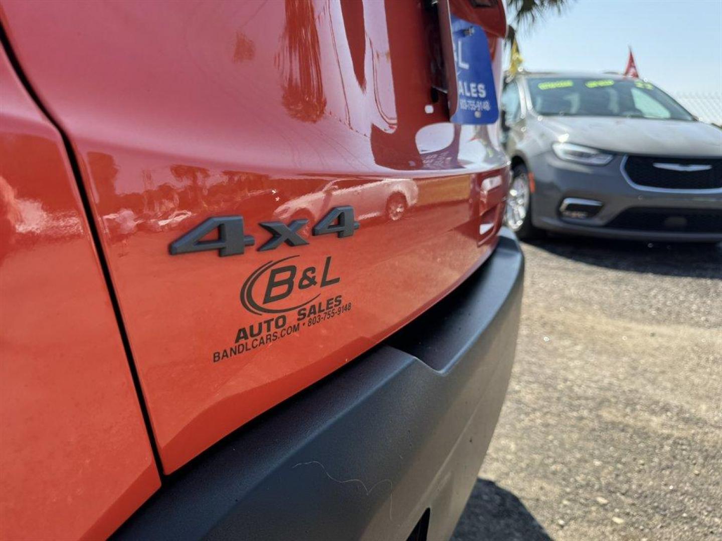 2021 Orange /Black Jeep Renegade (ZACNJDC10MP) with an 1.3l I-4 DI Sohc T/C 1.3l engine, Automatic transmission, located at 745 East Steele Rd., West Columbia, SC, 29170, (803) 755-9148, 33.927212, -81.148483 - Special Internet Price! 2021 Jeep Renegade - Photo#37