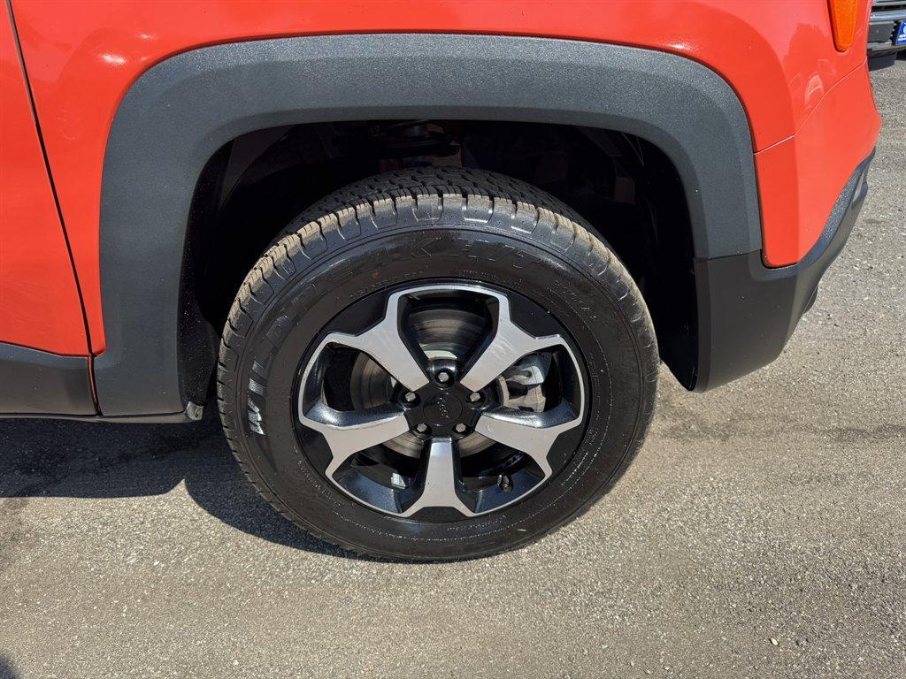 2021 Orange /Black Jeep Renegade (ZACNJDC10MP) with an 1.3l I-4 DI Sohc T/C 1.3l engine, Automatic transmission, located at 745 East Steele Rd., West Columbia, SC, 29170, (803) 755-9148, 33.927212, -81.148483 - Special Internet Price! 2021 Jeep Renegade - Photo#38