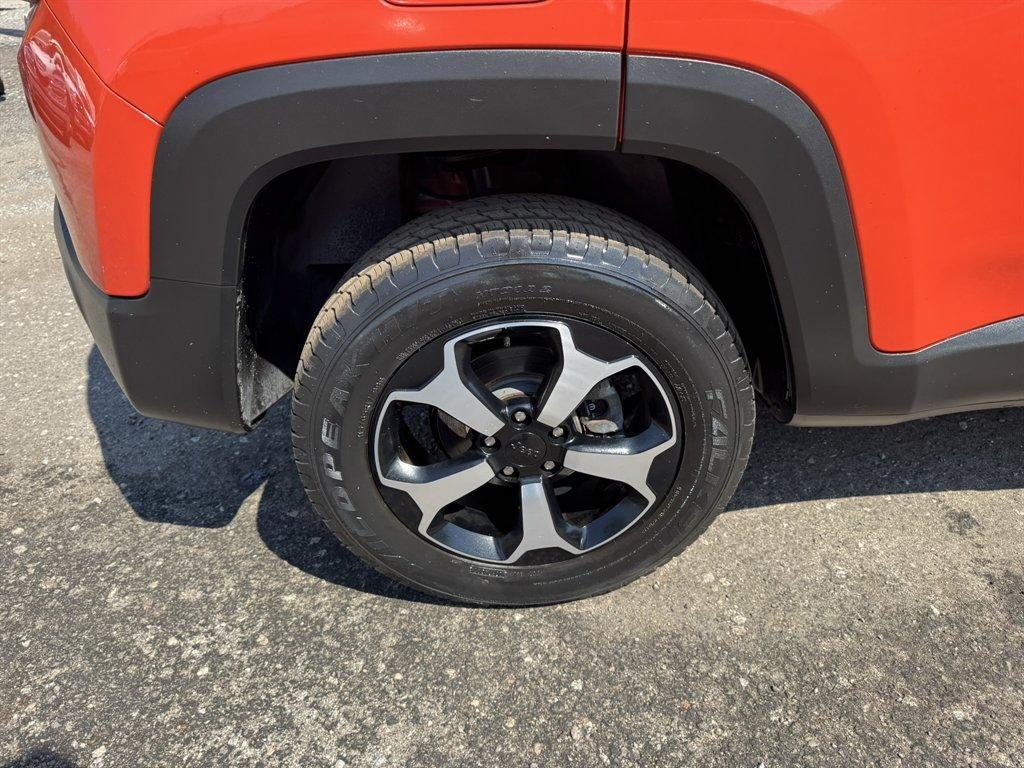 2021 Orange /Black Jeep Renegade (ZACNJDC10MP) with an 1.3l I-4 DI Sohc T/C 1.3l engine, Automatic transmission, located at 745 East Steele Rd., West Columbia, SC, 29170, (803) 755-9148, 33.927212, -81.148483 - Special Internet Price! 2021 Jeep Renegade - Photo#39