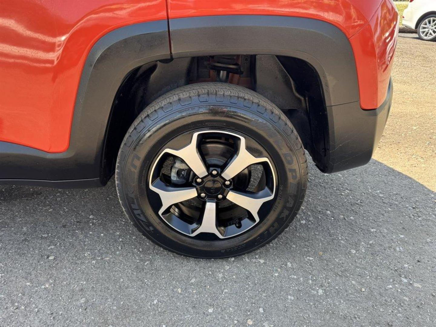 2021 Orange /Black Jeep Renegade (ZACNJDC10MP) with an 1.3l I-4 DI Sohc T/C 1.3l engine, Automatic transmission, located at 745 East Steele Rd., West Columbia, SC, 29170, (803) 755-9148, 33.927212, -81.148483 - Special Internet Price! 2021 Jeep Renegade - Photo#40