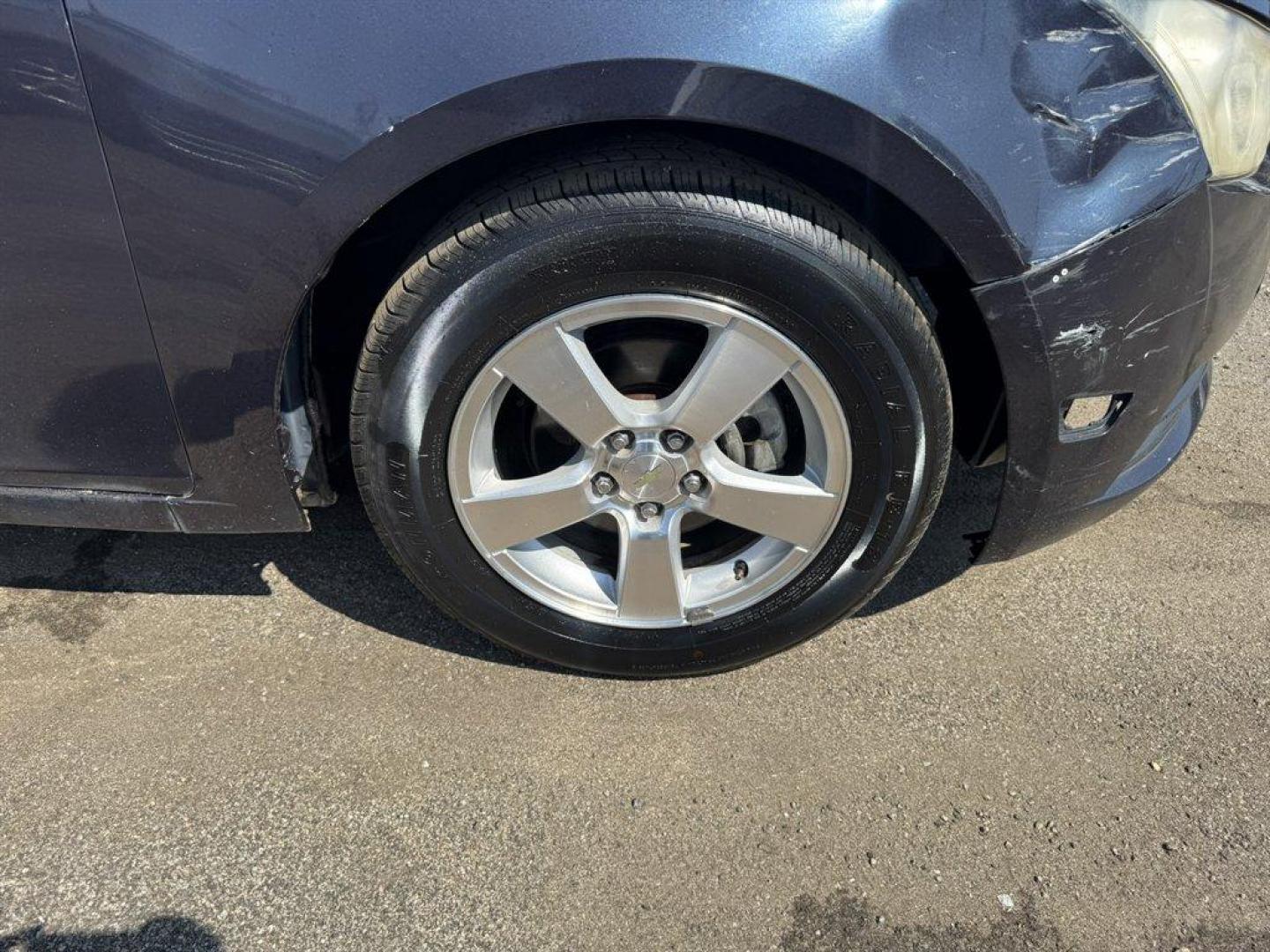 2014 Black /Black Chevrolet Cruze (1G1PC5SB1E7) with an 1.4l I-4 MFI Dohc T/C 1.4 engine, Automatic transmission, located at 745 East Steele Rd., West Columbia, SC, 29170, (803) 755-9148, 33.927212, -81.148483 - Special Internet Price! 2014 Chevrolet Cruze LT - Photo#27