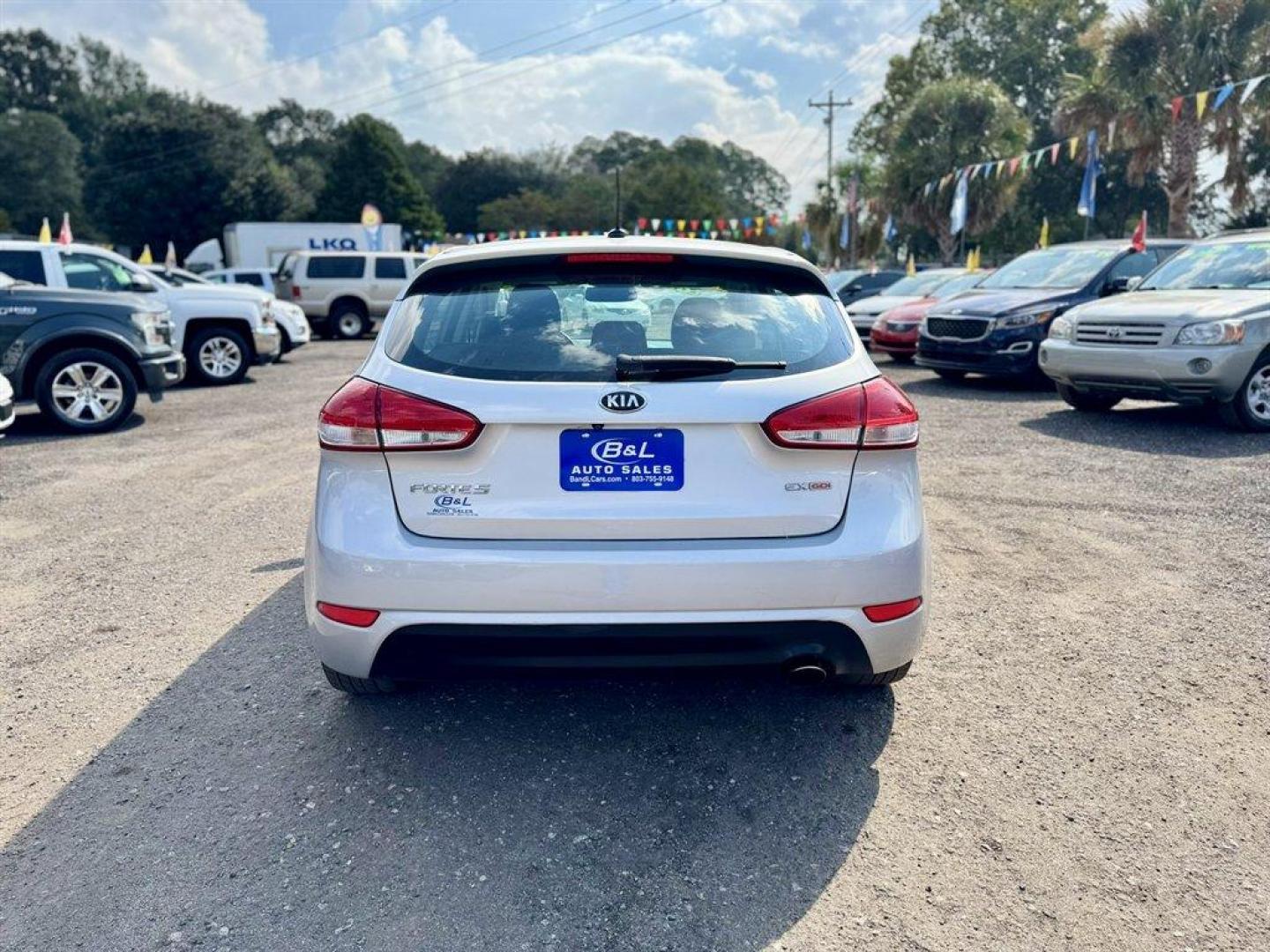 2016 Grey /Black Kia Forte (KNAFX5A83G5) with an 2.0l I-4 DI Dohc 2.0l engine, Automatic transmission, located at 745 East Steele Rd., West Columbia, SC, 29170, (803) 755-9148, 33.927212, -81.148483 - Special Internet Price! 2016 Kia Forte - Photo#4