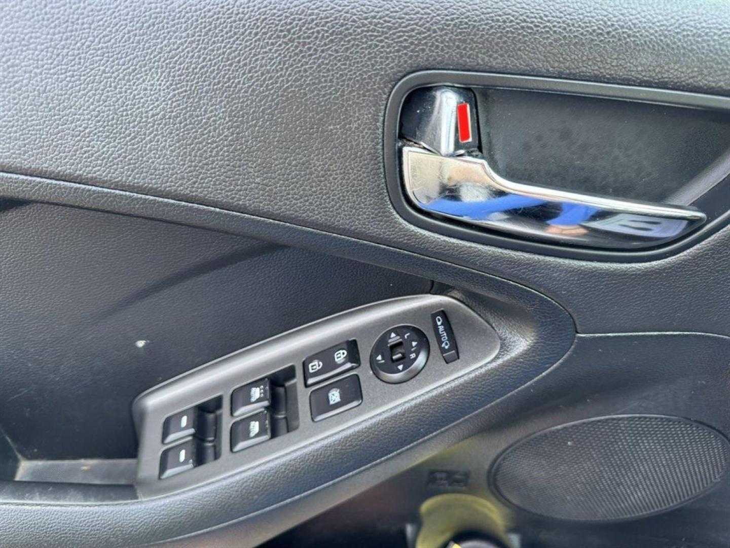 2016 Grey /Black Kia Forte (KNAFX5A83G5) with an 2.0l I-4 DI Dohc 2.0l engine, Automatic transmission, located at 745 East Steele Rd., West Columbia, SC, 29170, (803) 755-9148, 33.927212, -81.148483 - Special Internet Price! 2016 Kia Forte - Photo#18