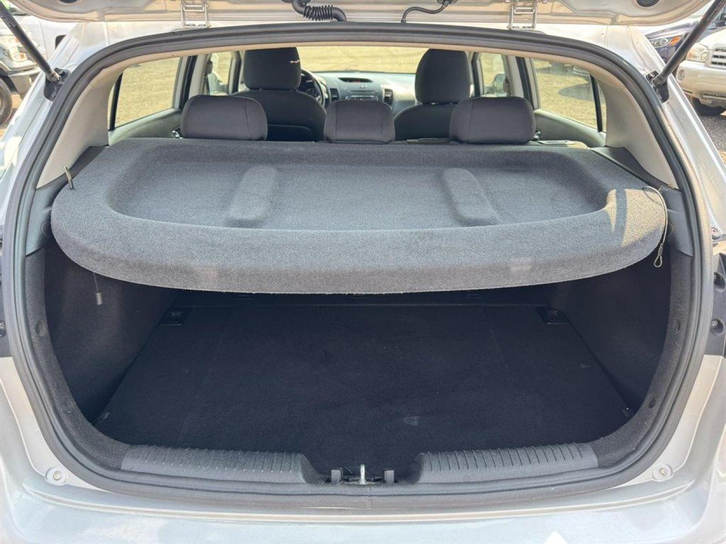 2016 Grey /Black Kia Forte (KNAFX5A83G5) with an 2.0l I-4 DI Dohc 2.0l engine, Automatic transmission, located at 745 East Steele Rd., West Columbia, SC, 29170, (803) 755-9148, 33.927212, -81.148483 - Special Internet Price! 2016 Kia Forte - Photo#26