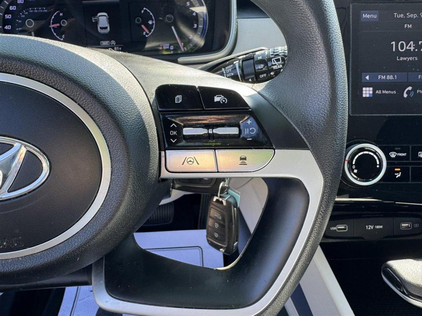 2023 Silver /Black Hyundai Tucson (5NMJACAE0PH) with an 2.5l I-4 DI Dohc 2.5l engine, Automatic transmission, located at 745 East Steele Rd., West Columbia, SC, 29170, (803) 755-9148, 33.927212, -81.148483 - Special Interent Price! 2023 Hyundai Tucson - Photo#9