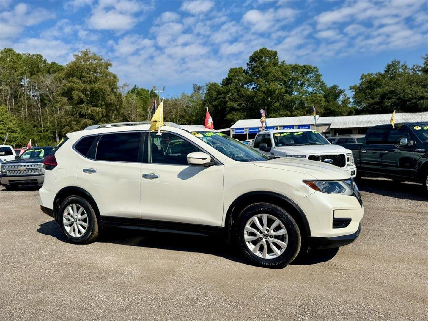 2018 White /Black Nissan Rogue (JN8AT2MT9JW) with an 2.5l I-4 MPI Dohc 2.5l engine, Automatic transmission, located at 745 East Steele Rd., West Columbia, SC, 29170, (803) 755-9148, 33.927212, -81.148483 - Special Internet Price! 2018 Nissan Rogue - Photo#2
