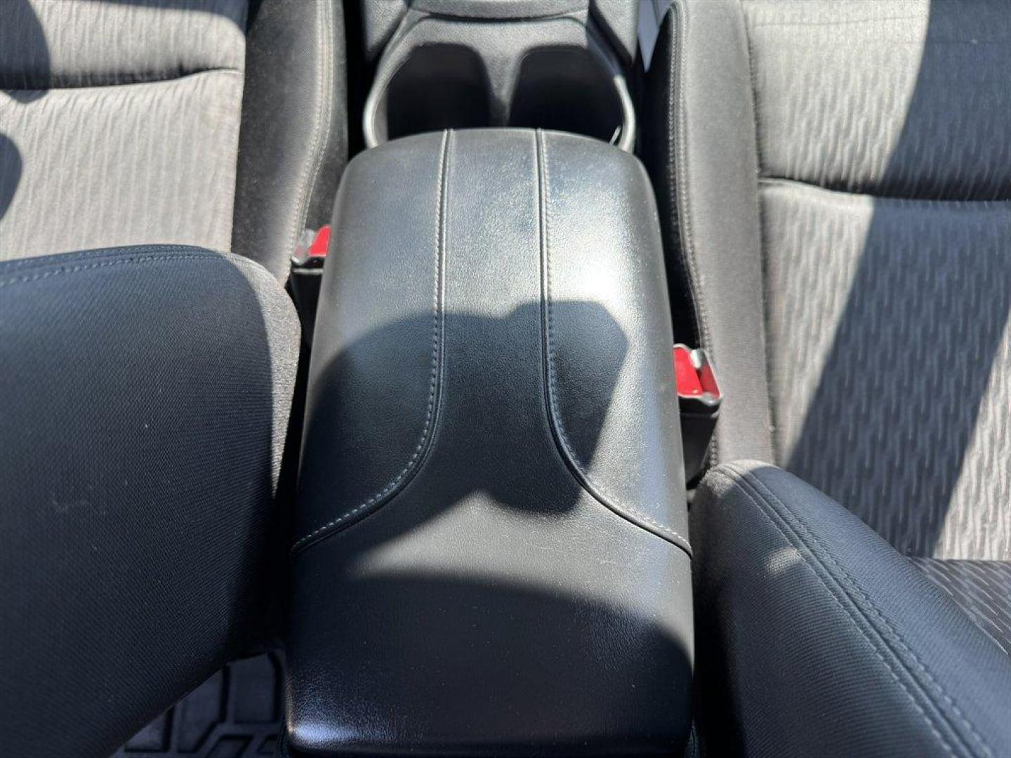 2018 White /Black Nissan Rogue (JN8AT2MT9JW) with an 2.5l I-4 MPI Dohc 2.5l engine, Automatic transmission, located at 745 East Steele Rd., West Columbia, SC, 29170, (803) 755-9148, 33.927212, -81.148483 - Special Internet Price! 2018 Nissan Rogue - Photo#14