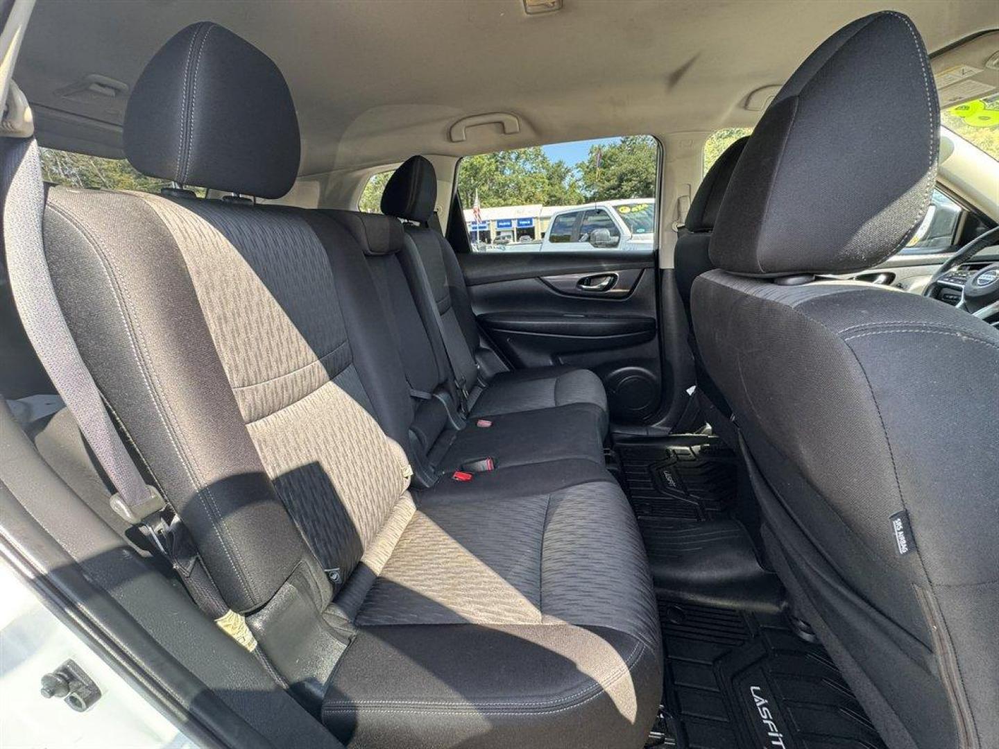 2018 White /Black Nissan Rogue (JN8AT2MT9JW) with an 2.5l I-4 MPI Dohc 2.5l engine, Automatic transmission, located at 745 East Steele Rd., West Columbia, SC, 29170, (803) 755-9148, 33.927212, -81.148483 - Special Internet Price! 2018 Nissan Rogue - Photo#24