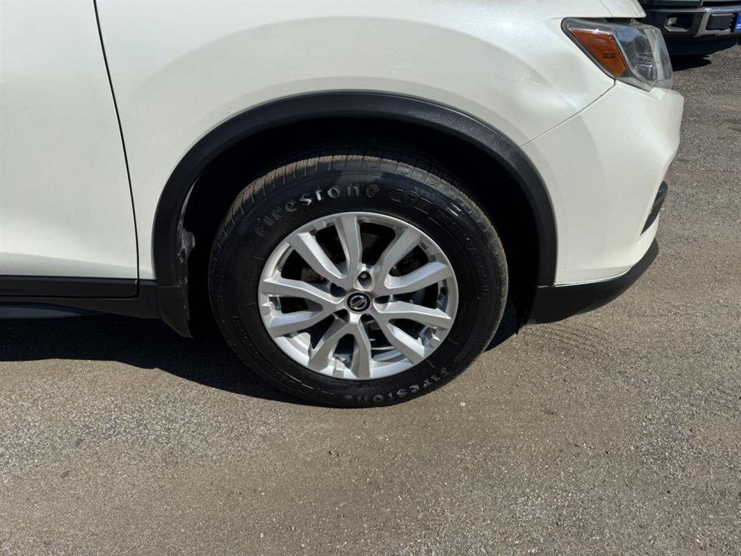 2018 White /Black Nissan Rogue (JN8AT2MT9JW) with an 2.5l I-4 MPI Dohc 2.5l engine, Automatic transmission, located at 745 East Steele Rd., West Columbia, SC, 29170, (803) 755-9148, 33.927212, -81.148483 - Special Internet Price! 2018 Nissan Rogue - Photo#31