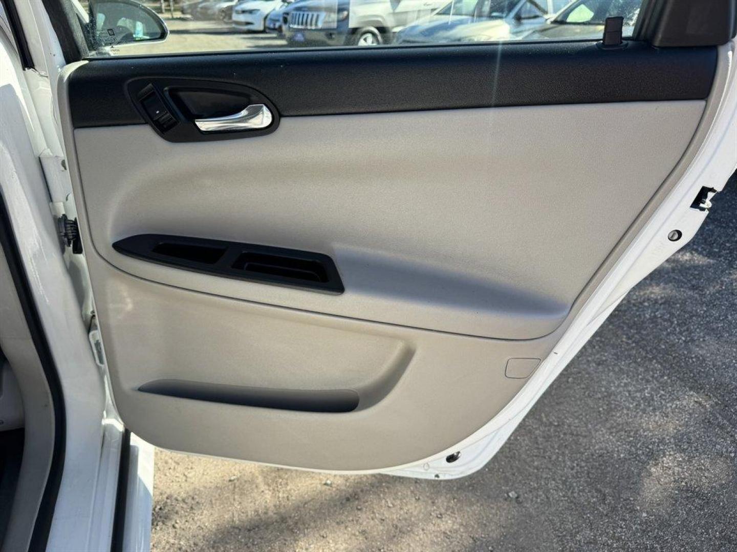 2016 White /Grey Chevrolet Impala Limited (2G1WA5E38G1) with an 3.6l V6 Sidi Dohc Flex 3. engine, Automatic transmission, located at 745 East Steele Rd., West Columbia, SC, 29170, (803) 755-9148, 33.927212, -81.148483 - 2016 Chevrolet Impala Limited - Photo#18