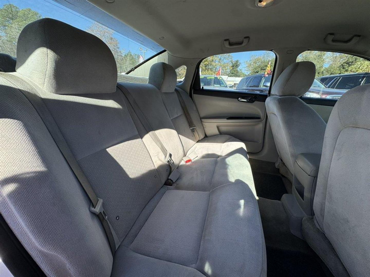 2016 White /Grey Chevrolet Impala Limited (2G1WA5E38G1) with an 3.6l V6 Sidi Dohc Flex 3. engine, Automatic transmission, located at 745 East Steele Rd., West Columbia, SC, 29170, (803) 755-9148, 33.927212, -81.148483 - 2016 Chevrolet Impala Limited - Photo#19