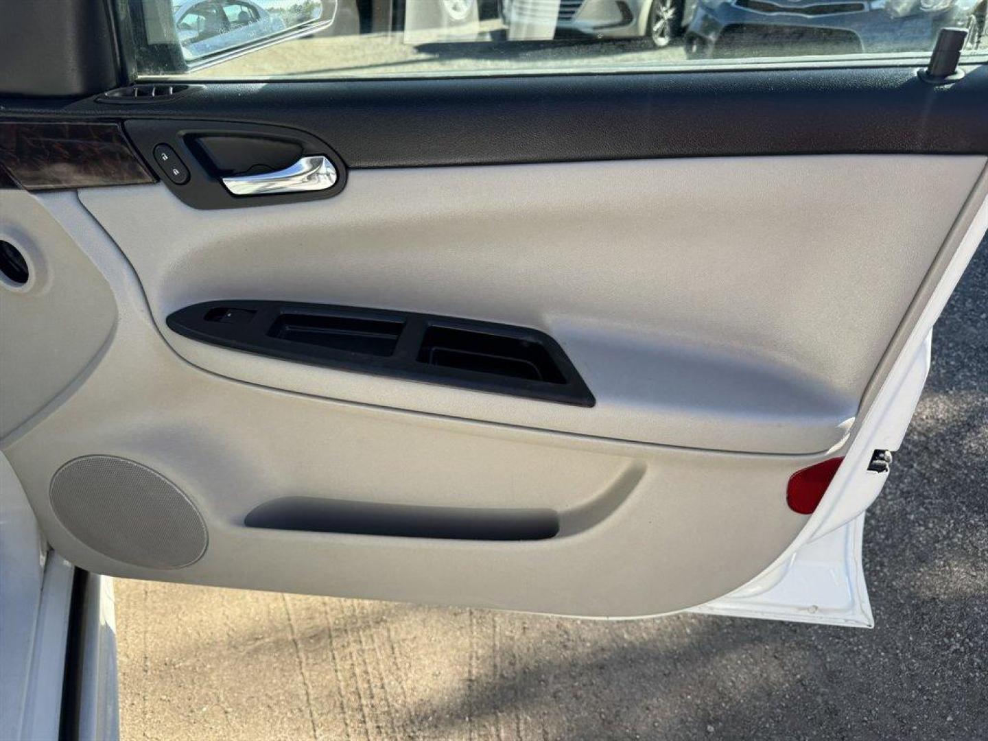 2016 White /Grey Chevrolet Impala Limited (2G1WA5E38G1) with an 3.6l V6 Sidi Dohc Flex 3. engine, Automatic transmission, located at 745 East Steele Rd., West Columbia, SC, 29170, (803) 755-9148, 33.927212, -81.148483 - 2016 Chevrolet Impala Limited - Photo#20