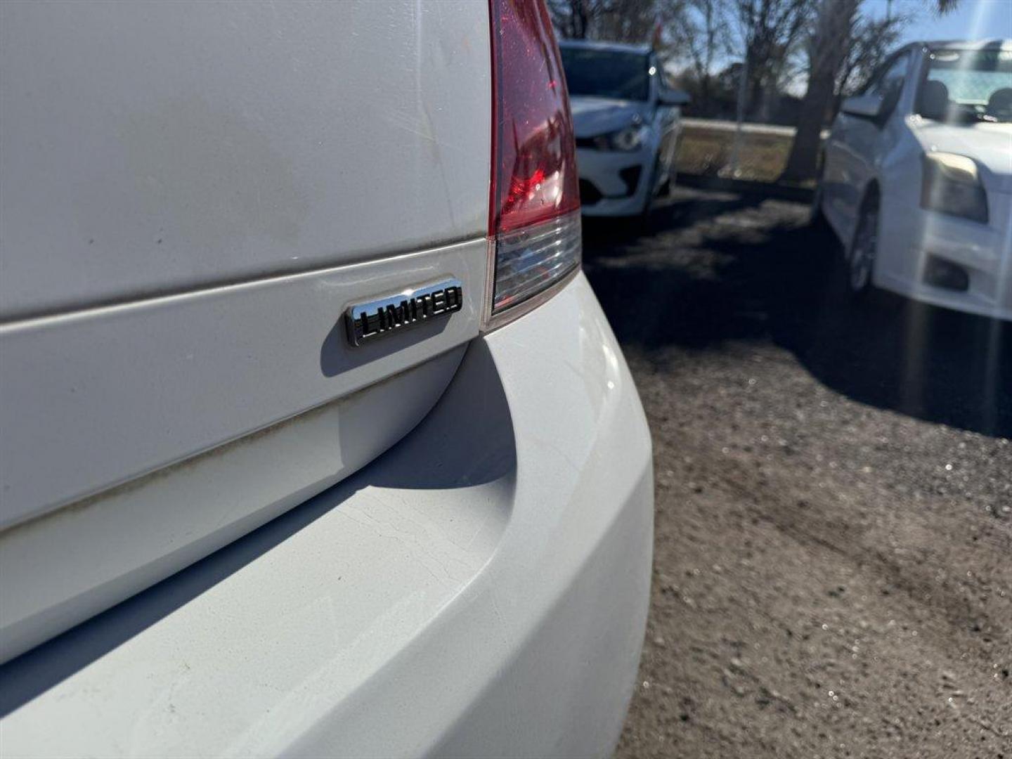 2016 White /Grey Chevrolet Impala Limited (2G1WA5E38G1) with an 3.6l V6 Sidi Dohc Flex 3. engine, Automatic transmission, located at 745 East Steele Rd., West Columbia, SC, 29170, (803) 755-9148, 33.927212, -81.148483 - 2016 Chevrolet Impala Limited - Photo#22