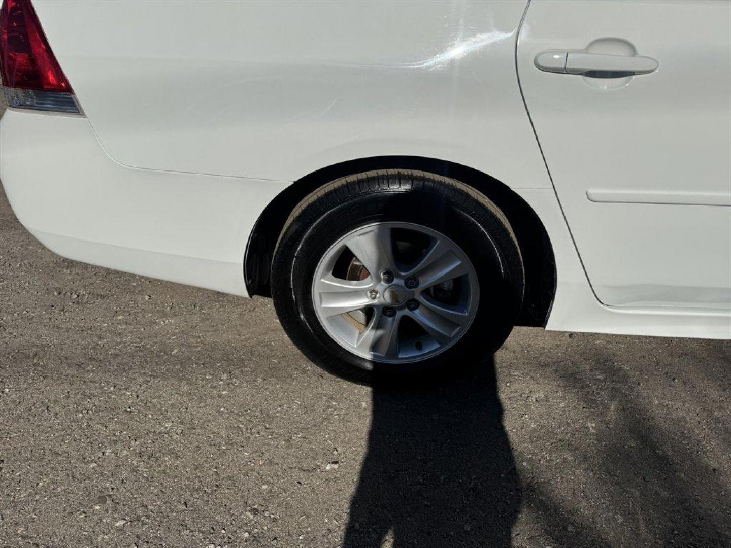 2016 White /Grey Chevrolet Impala Limited (2G1WA5E38G1) with an 3.6l V6 Sidi Dohc Flex 3. engine, Automatic transmission, located at 745 East Steele Rd., West Columbia, SC, 29170, (803) 755-9148, 33.927212, -81.148483 - 2016 Chevrolet Impala Limited - Photo#24