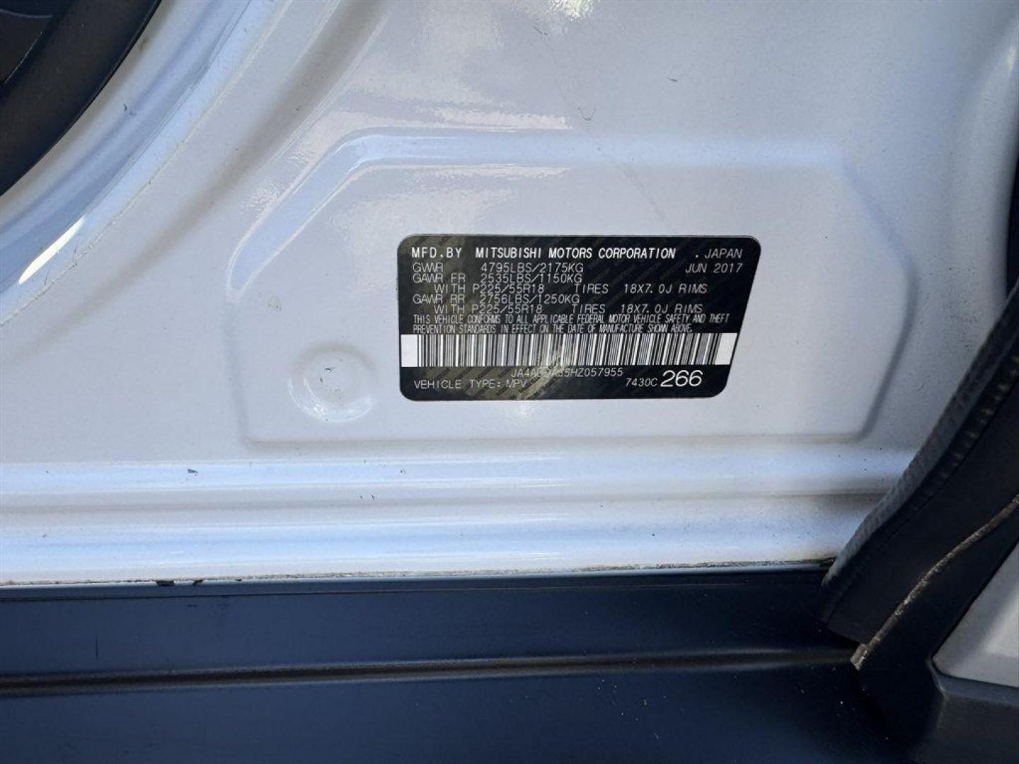 2017 White /Black Mitsubishi Outlander (JA4AD2A35HZ) with an 2.4l I-4 MPI Sohc 2.4l engine, Automatic transmission, located at 745 East Steele Rd., West Columbia, SC, 29170, (803) 755-9148, 33.927212, -81.148483 - Special Internet Price! 2017 Mitsubishi Outlander - Photo#30