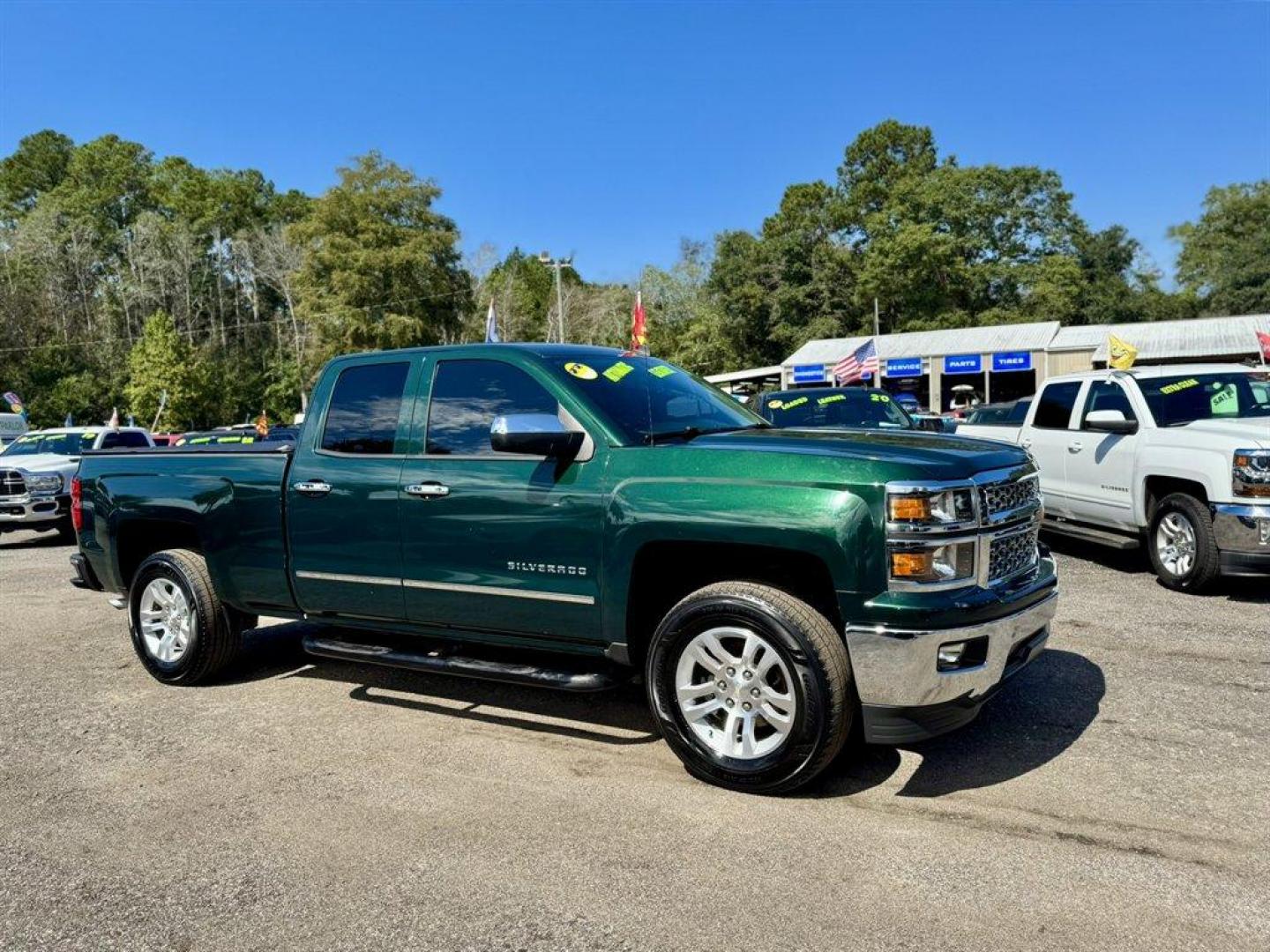 2014 Green /Black Chevrolet Silverado 1500 (1GCRCREC0EZ) with an 5.3l V8 DI VVT Flex 5.3l engine, Automatic transmission, located at 745 East Steele Rd., West Columbia, SC, 29170, (803) 755-9148, 33.927212, -81.148483 - Special Internet Price! 2014 Chevrolet Silverado 1500 - Photo#2