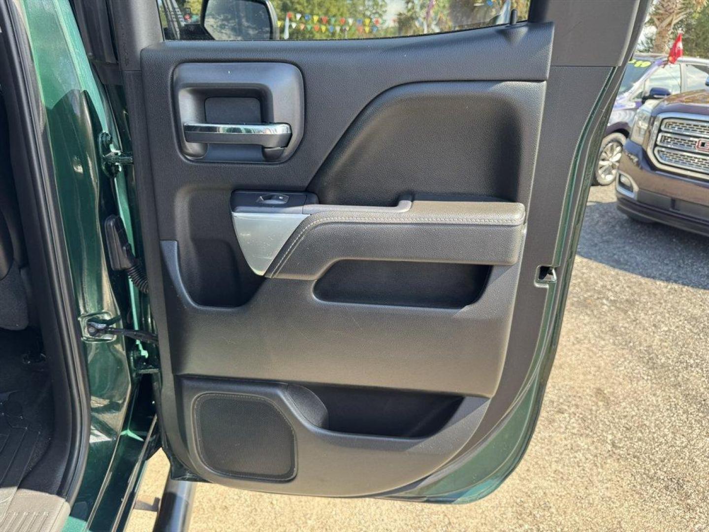 2014 Green /Black Chevrolet Silverado 1500 (1GCRCREC0EZ) with an 5.3l V8 DI VVT Flex 5.3l engine, Automatic transmission, located at 745 East Steele Rd., West Columbia, SC, 29170, (803) 755-9148, 33.927212, -81.148483 - Special Internet Price! 2014 Chevrolet Silverado 1500 - Photo#22